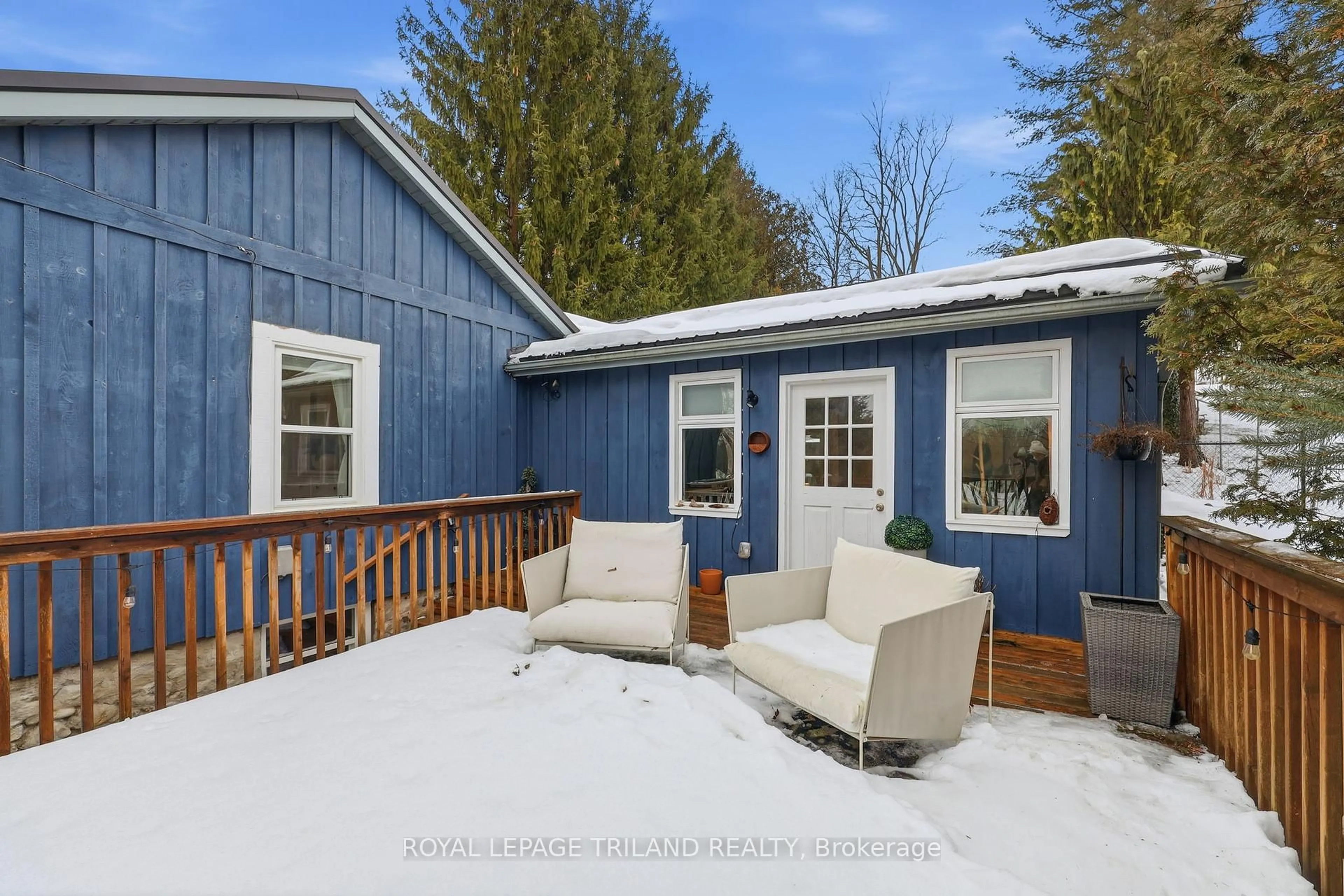 Patio, street for 584532 BEACHVILLE Rd, South-West Oxford Ontario N0J 1A0