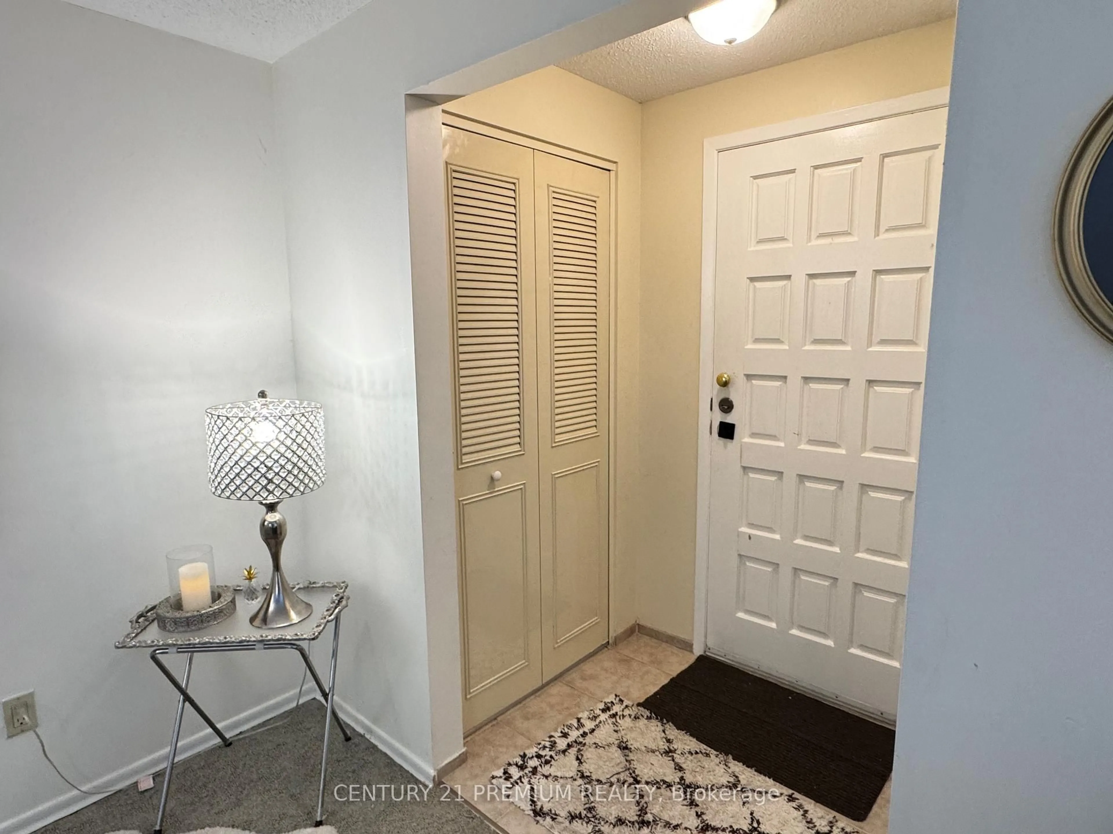 Indoor entryway for 23 Flint Dr #3, Kitchener Ontario N2E 1S8