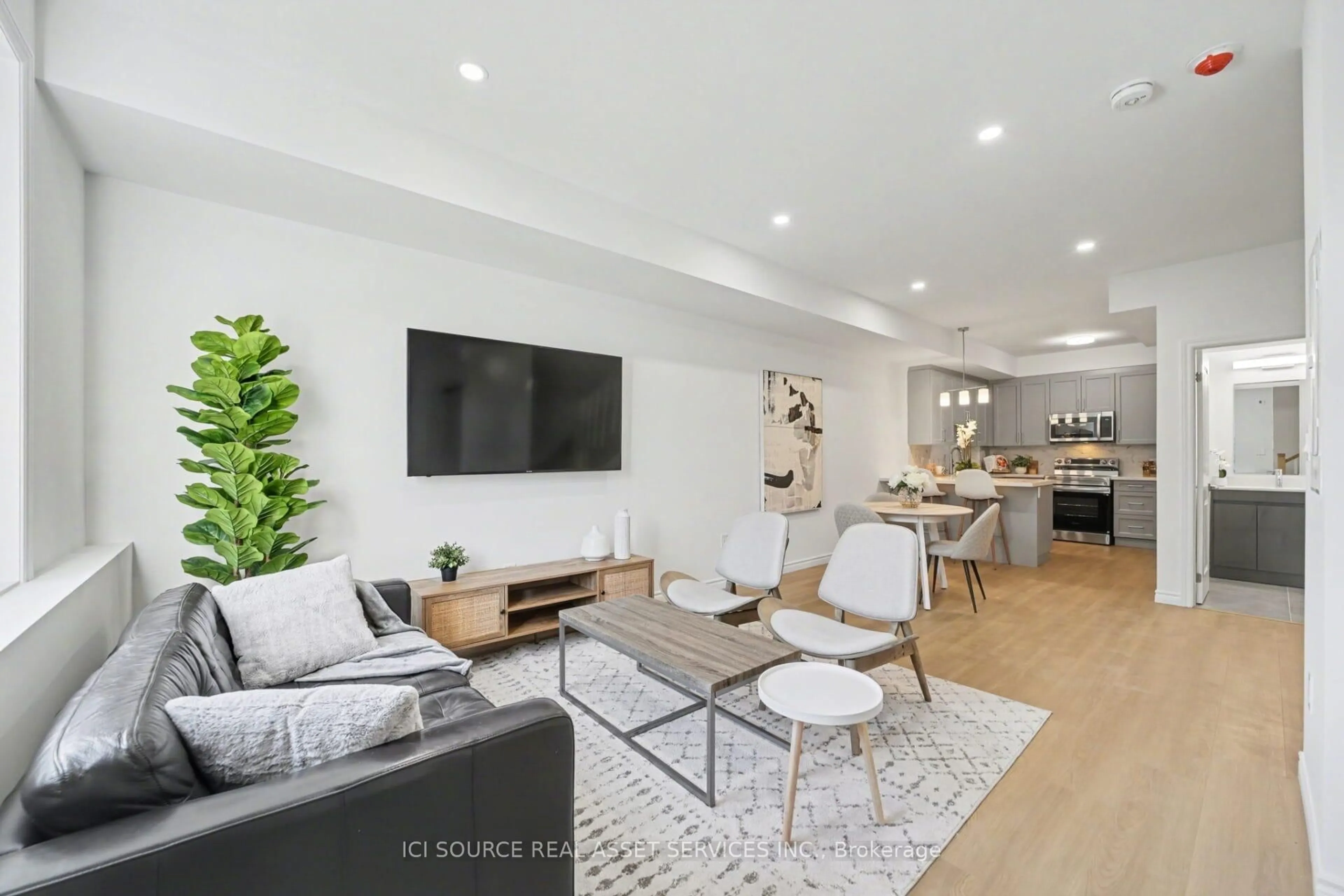 Living room with furniture, unknown for 2 Slessor Blvd #10, Grimsby Ontario L3M 5J4