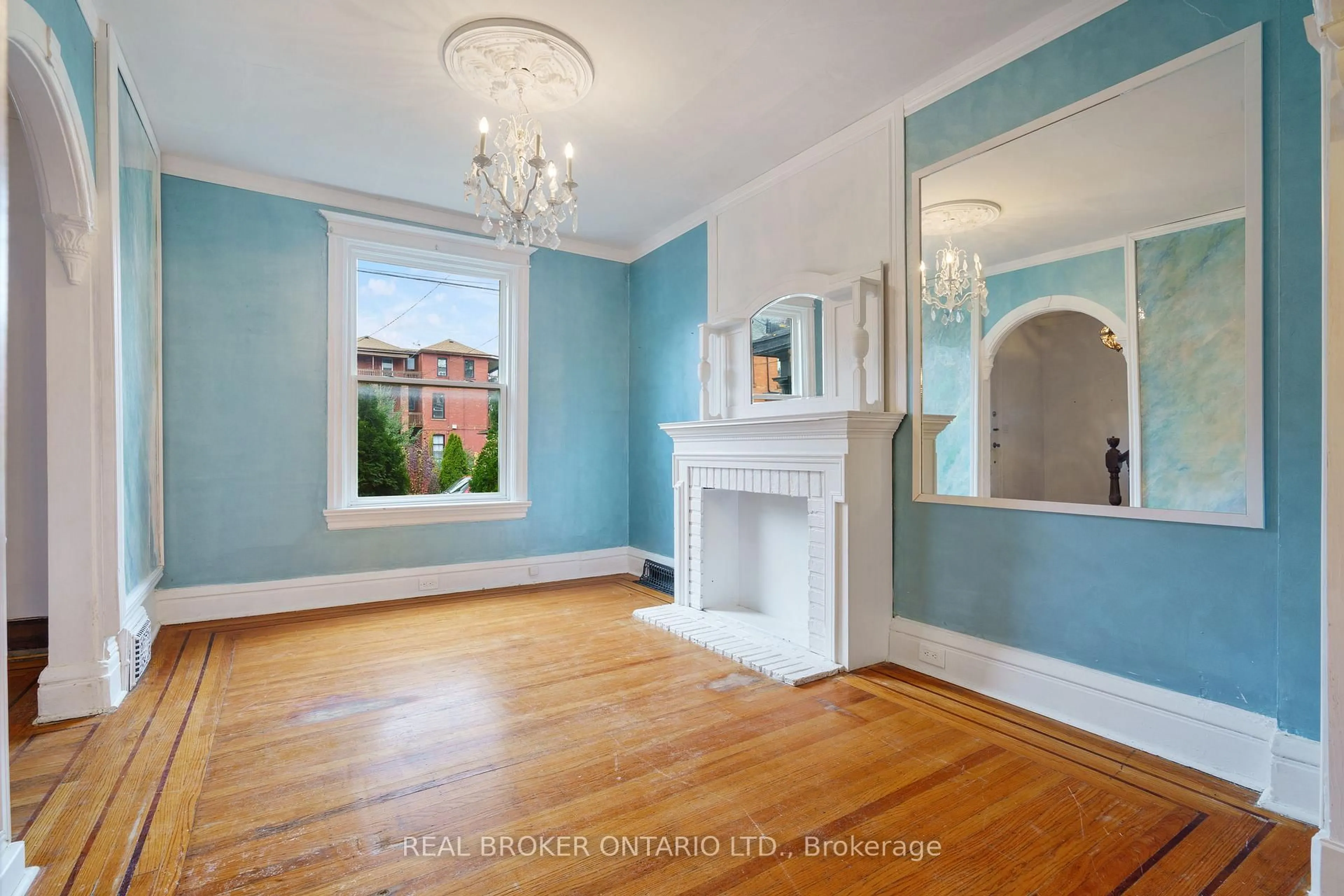 Unknown for 125 Grant Ave, Hamilton Ontario L8N 2X6