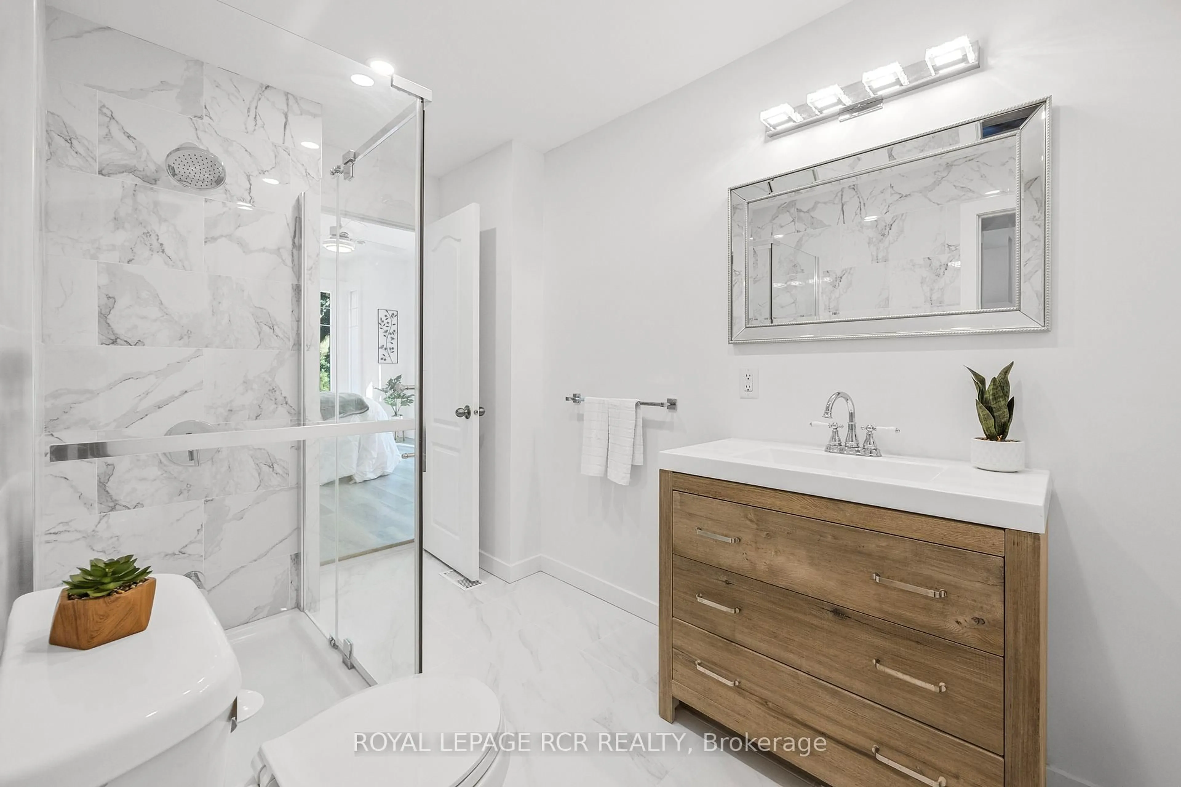 Contemporary bathroom, ceramic/tile floor for 50 Leeson St, East Luther Grand Valley Ontario L9W 5S5