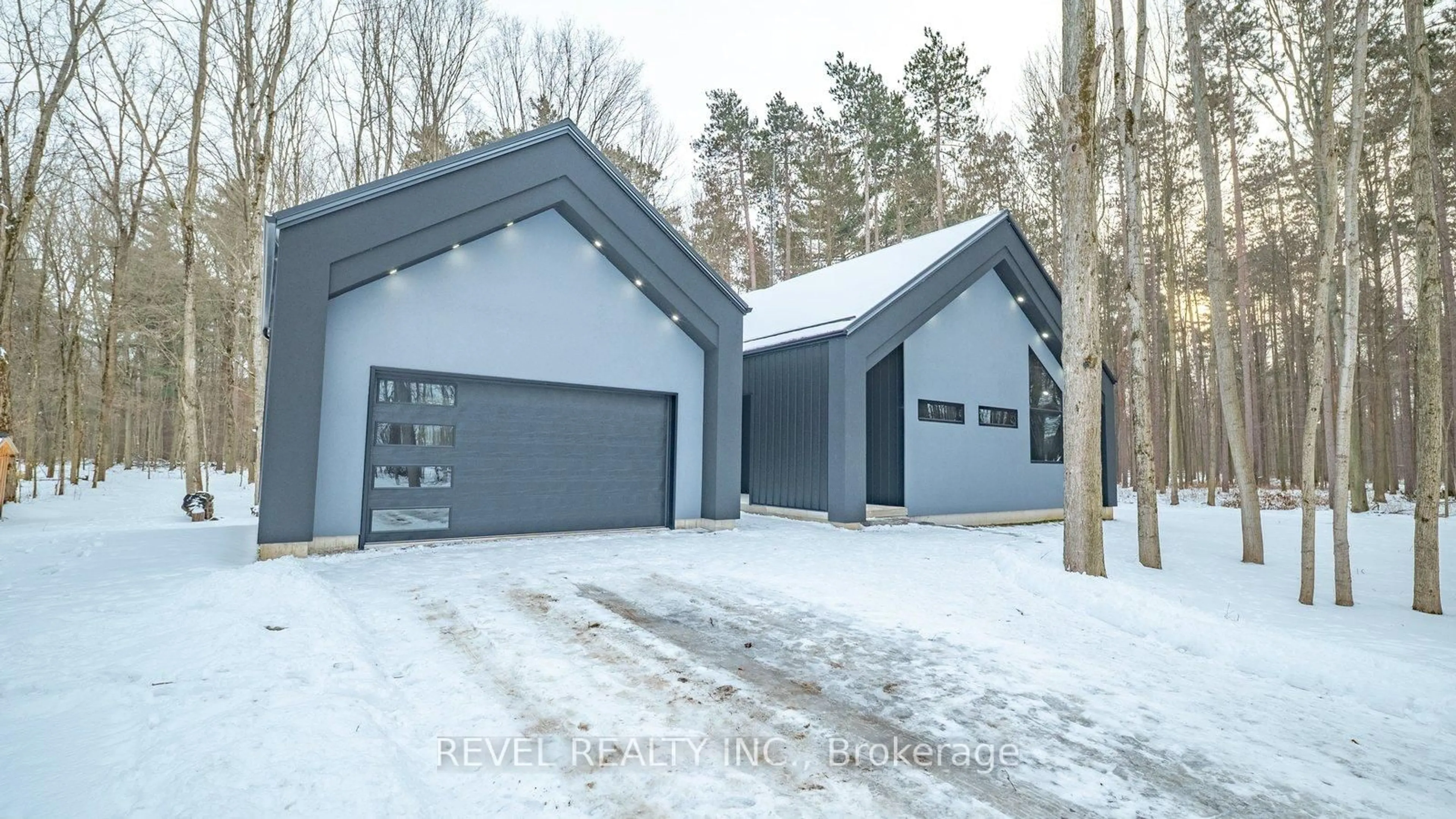 Indoor garage for 1498 12th Concession Rd, Norfolk Ontario N0E 1G0