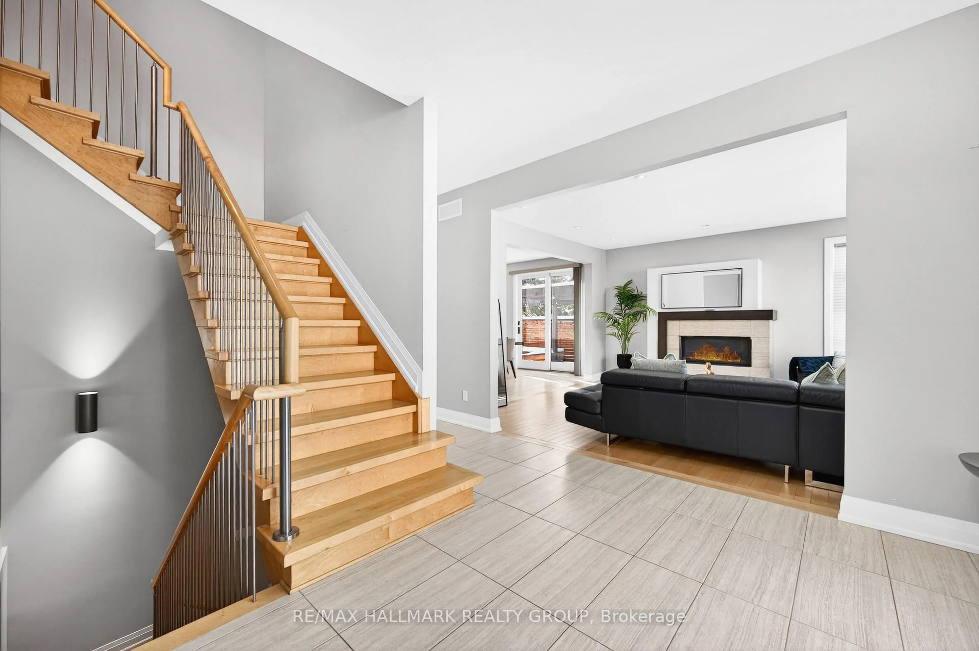 Unknown for 114 Rita Ave, Ottawa Ontario K2G 2H3