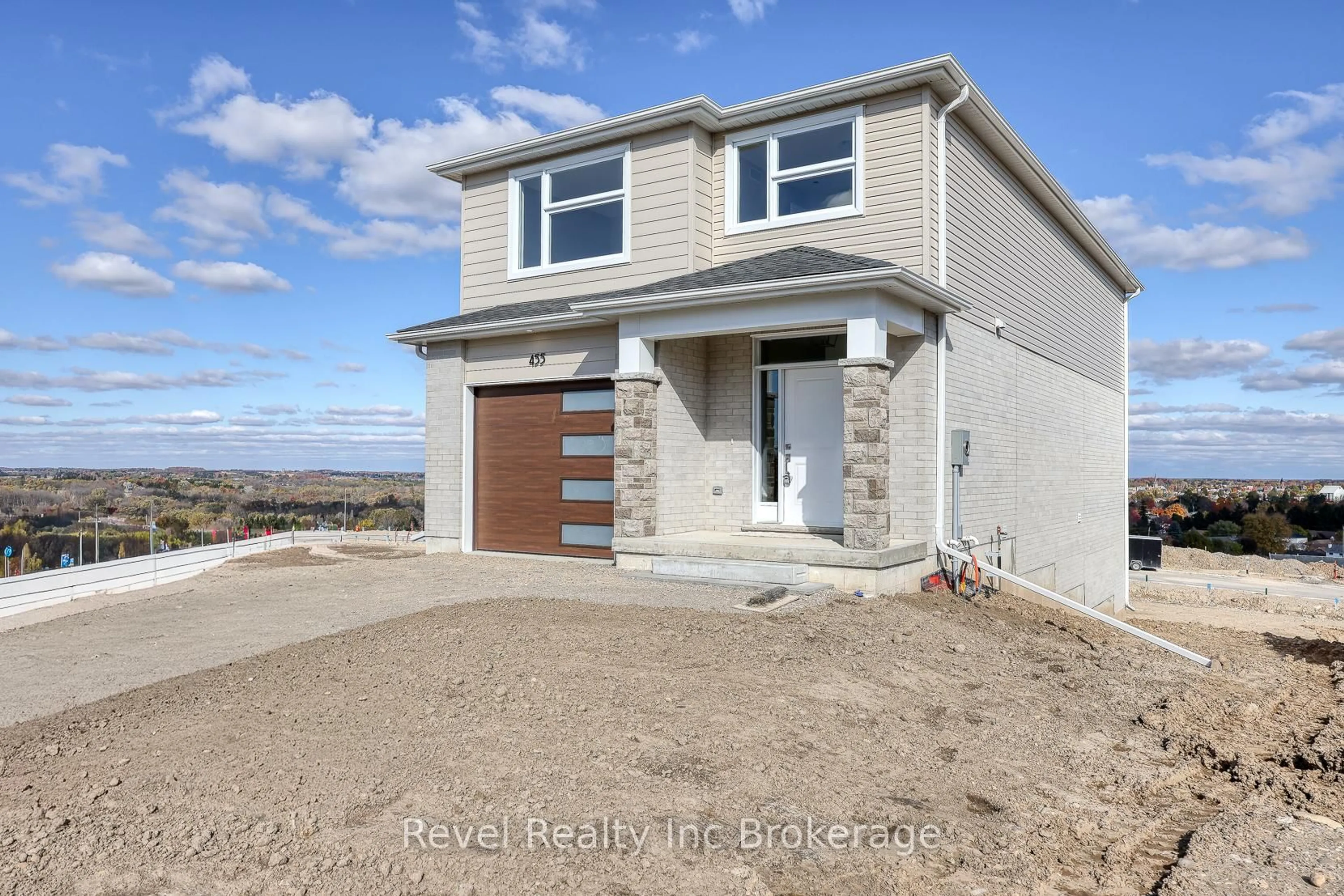 Unknown for 455 Gillespie St, Woodstock Ontario N4S 7V6