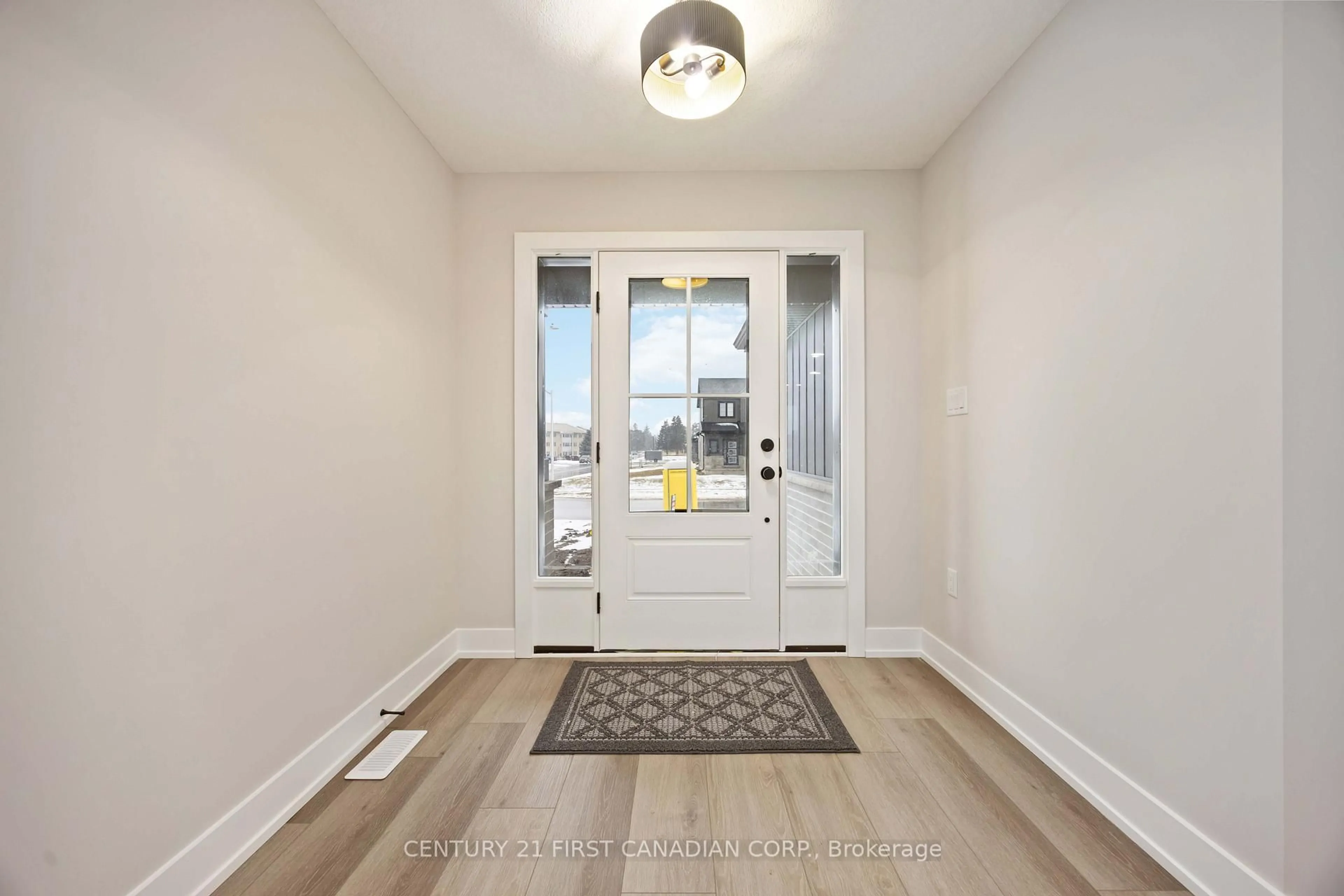 Indoor entryway for 656 Ketter Way, Plympton-Wyoming Ontario N0N 1T0