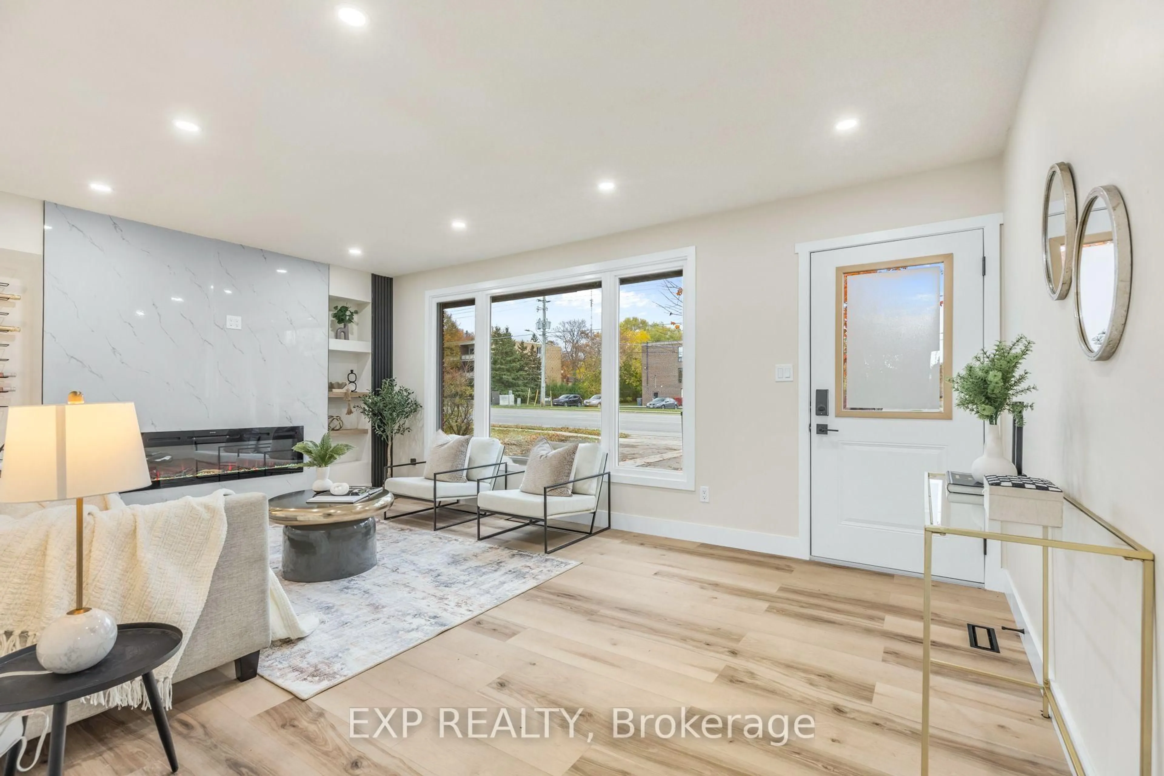 Unknown for 239 Commissioners Rd, London South Ontario N6J 1Y2