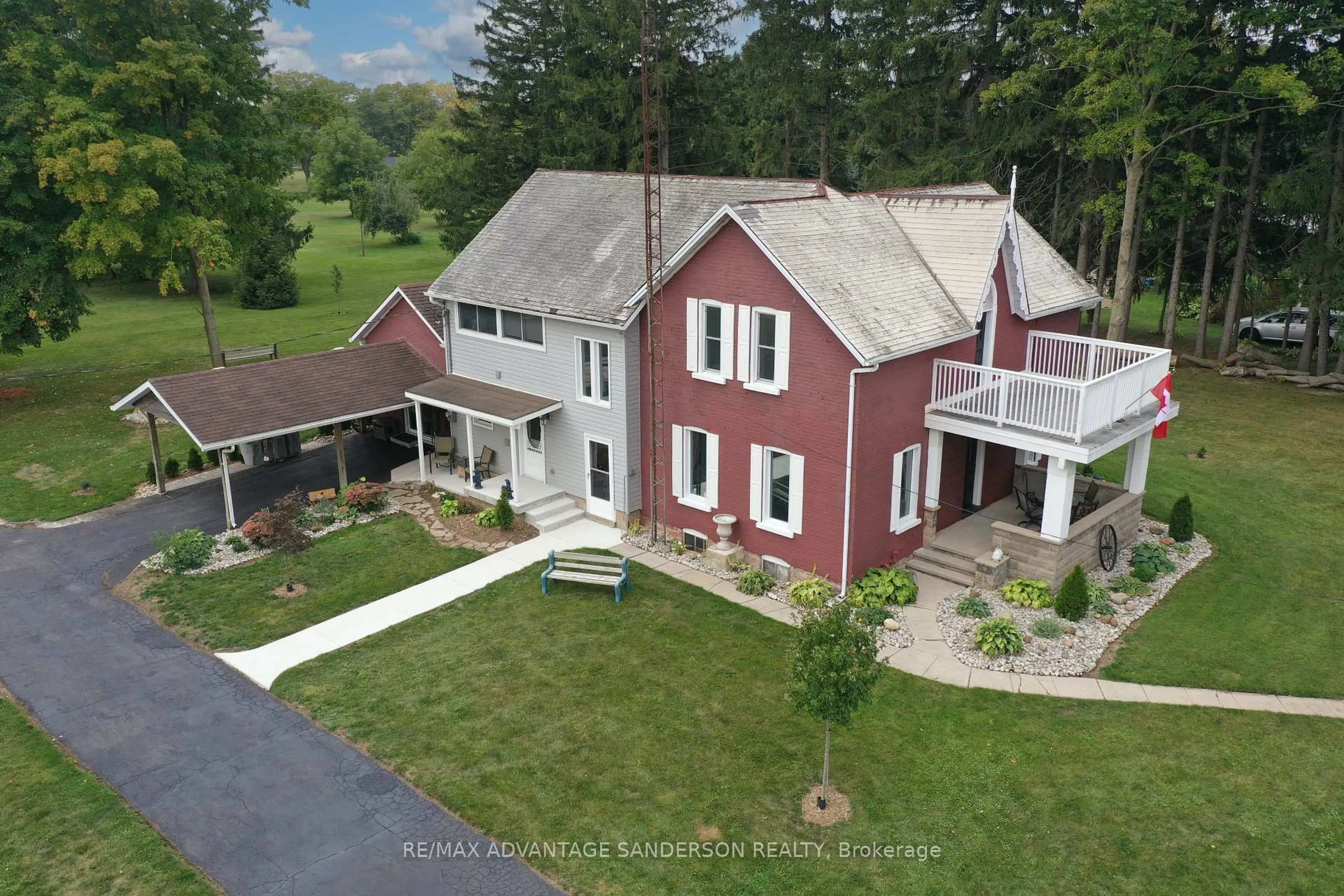 A pic from outside/outdoor area/front of a property/back of a property/a pic from drone, unknown for 8523 Townsend Line, Lambton Shores Ontario N0M 1B0
