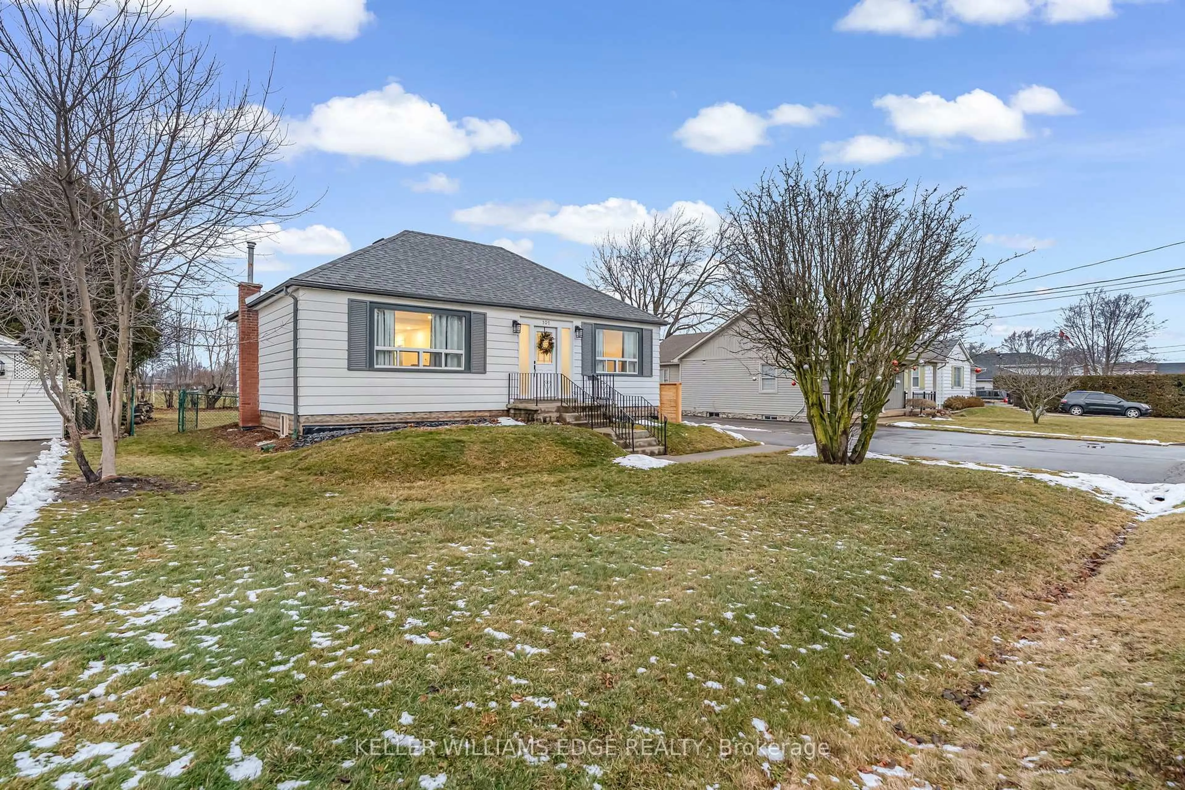 A pic from outside/outdoor area/front of a property/back of a property/a pic from drone, street for 101 Corman Ave, Hamilton Ontario L8G 3W3