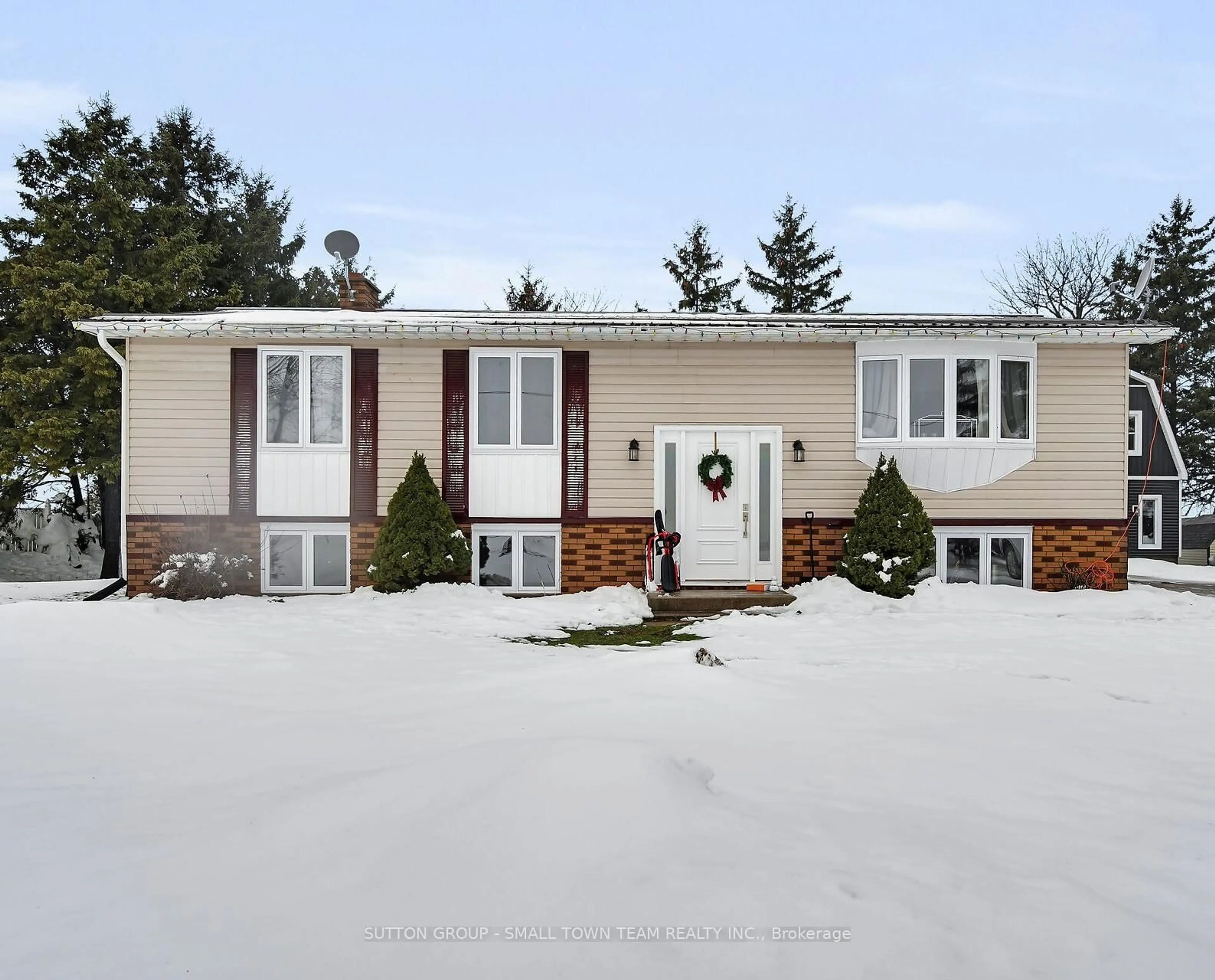 Home with vinyl exterior material, street for 69897 Goshen Line, South Huron Ontario N0M 1M0