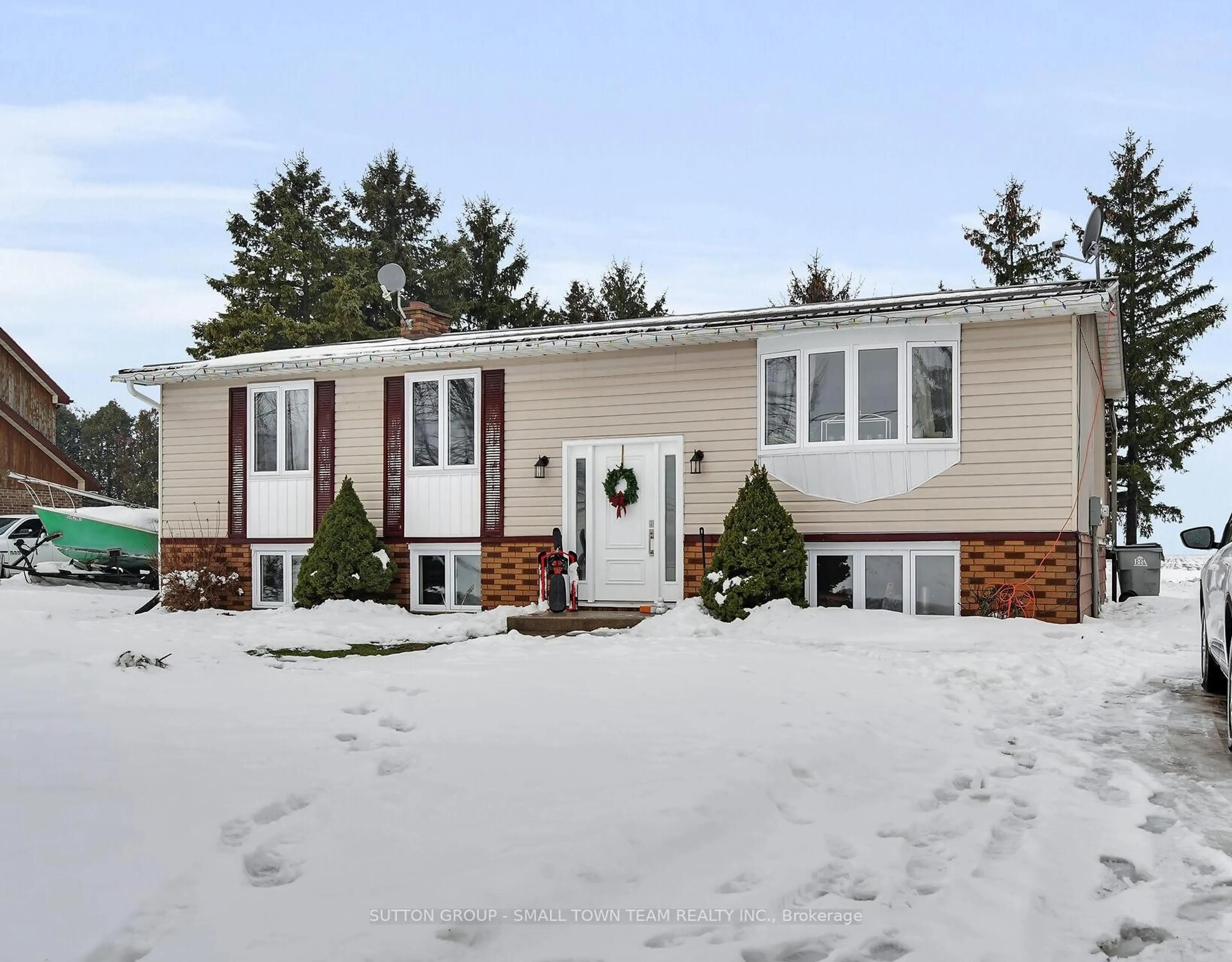 Home with vinyl exterior material, street for 69897 Goshen Line, South Huron Ontario N0M 1M0