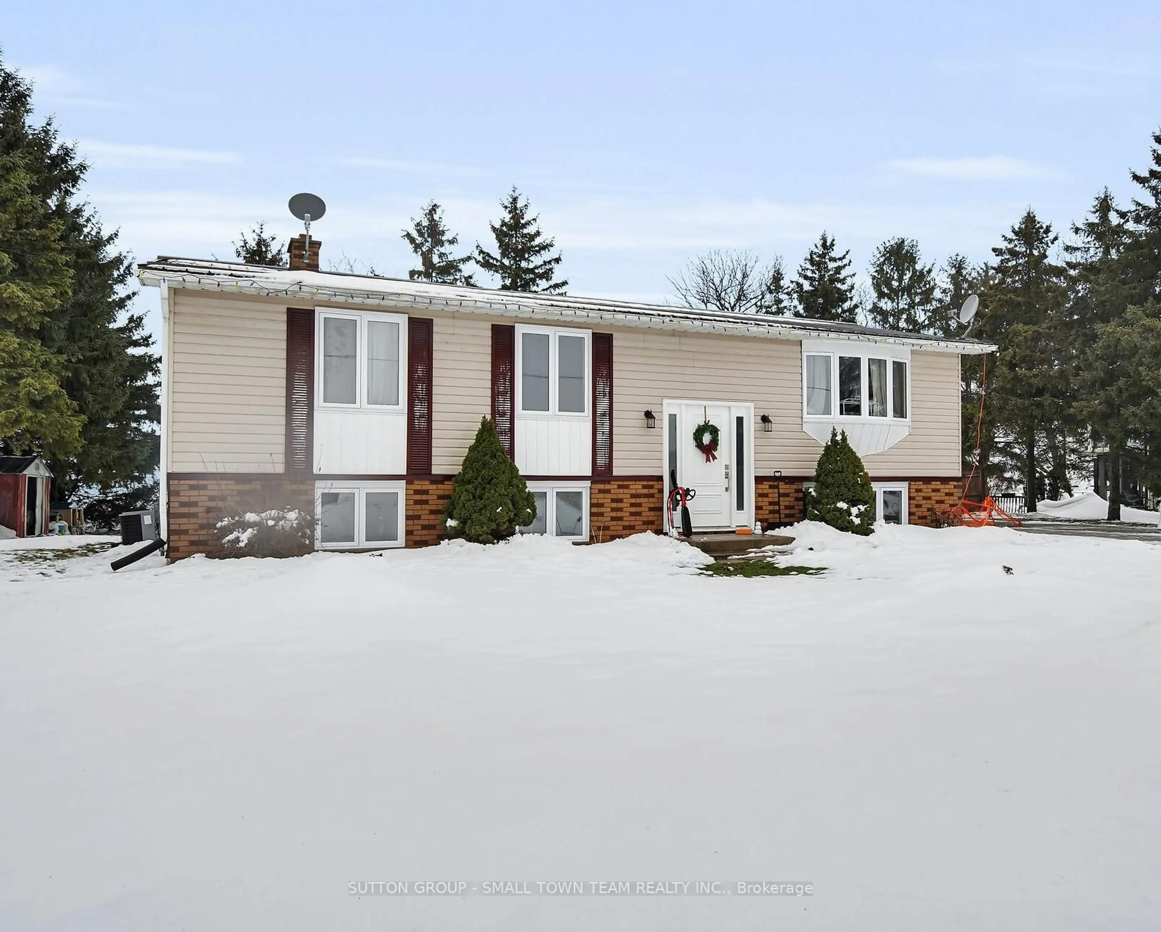 Home with vinyl exterior material, street for 69897 Goshen Line, South Huron Ontario N0M 1M0