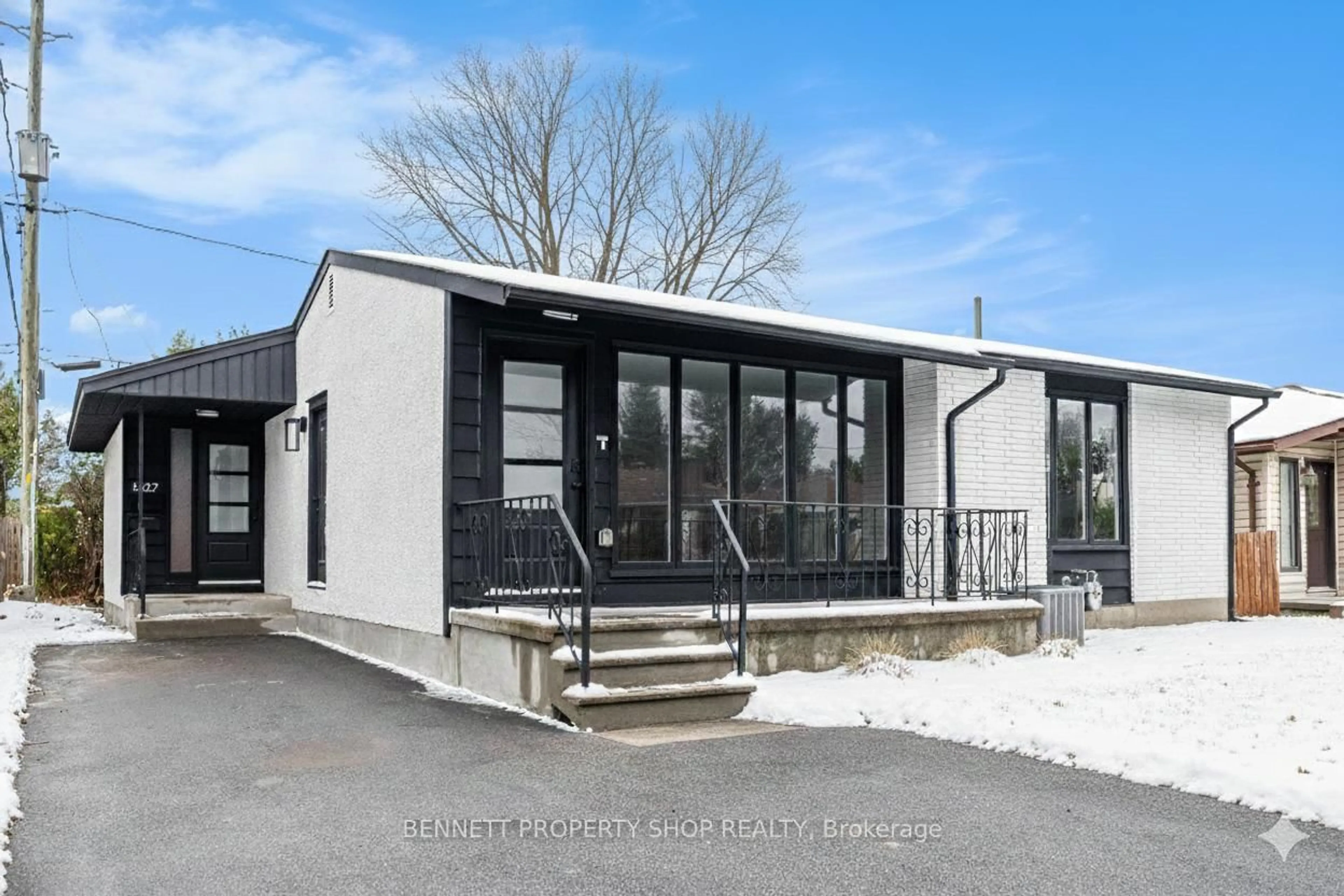 Unknown for 1327 Avenue S Ave, Ottawa Ontario K1G 0C4