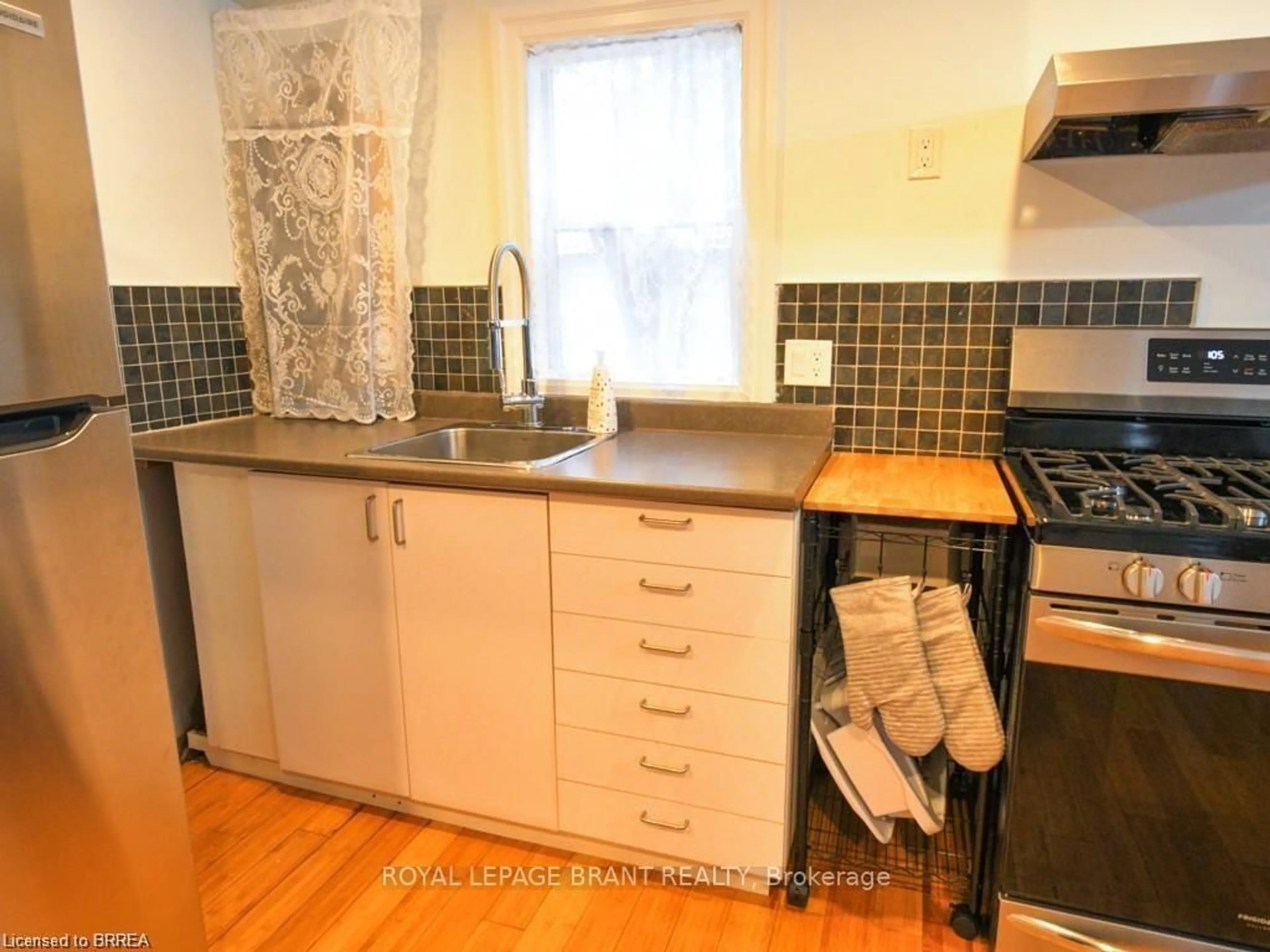 Standard kitchen, unknown for 107 Rodeo Rd, Hamilton Ontario N0B 2J0