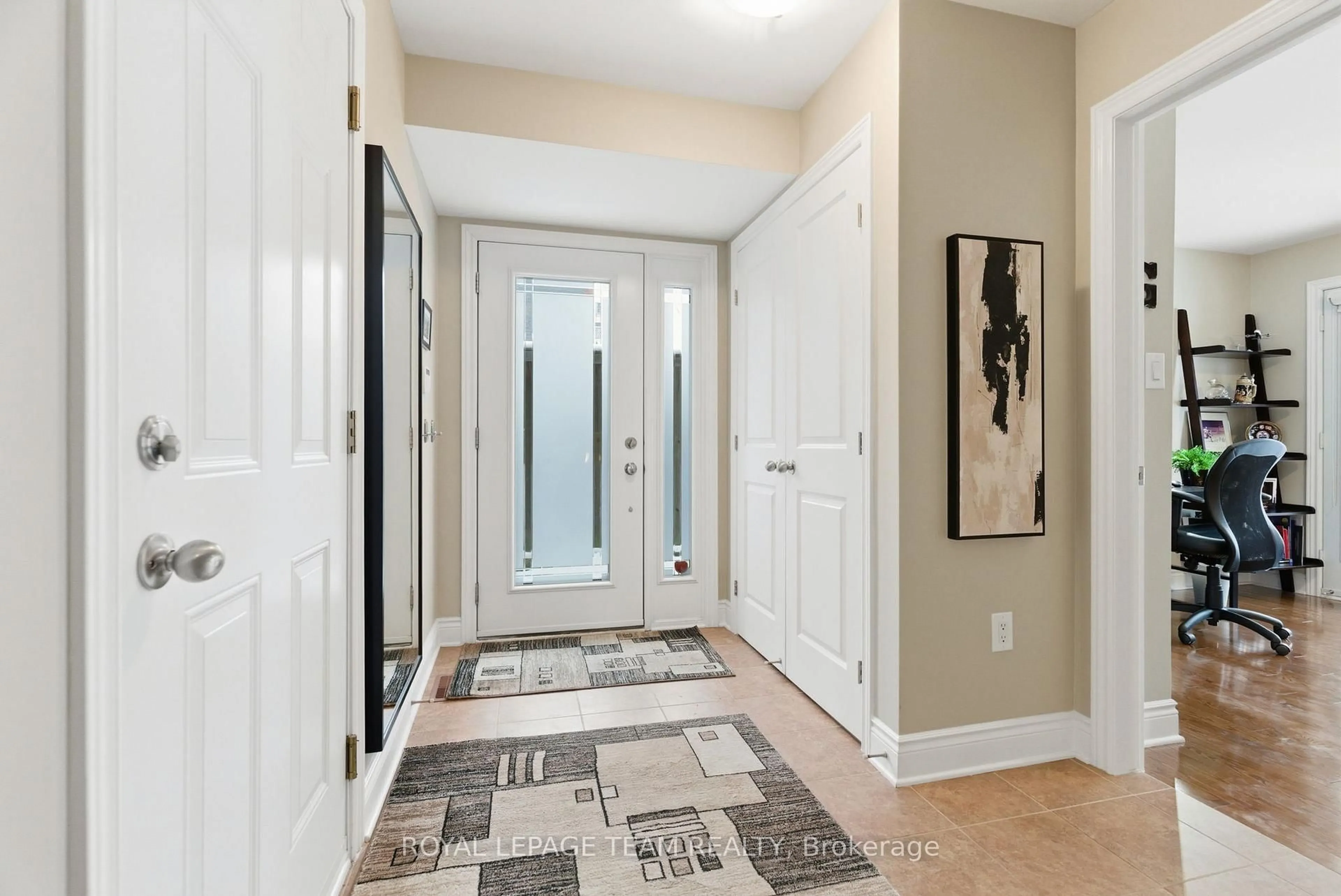 Indoor entryway for 3362 Carling Ave, Ottawa Ontario K2H 0A7