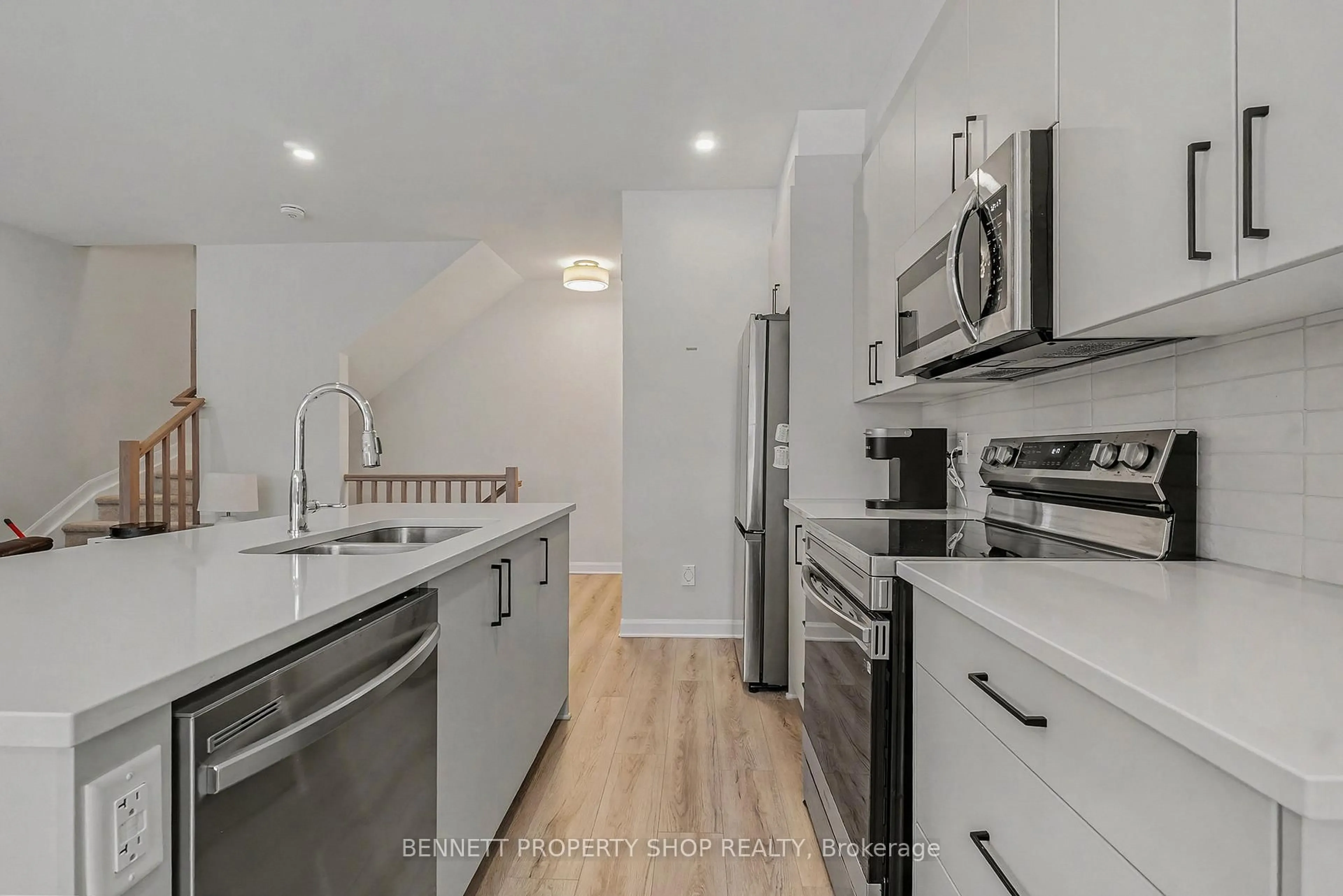 Unknown for 716 Confluence Walk, Orleans Ontario K4A 5R7