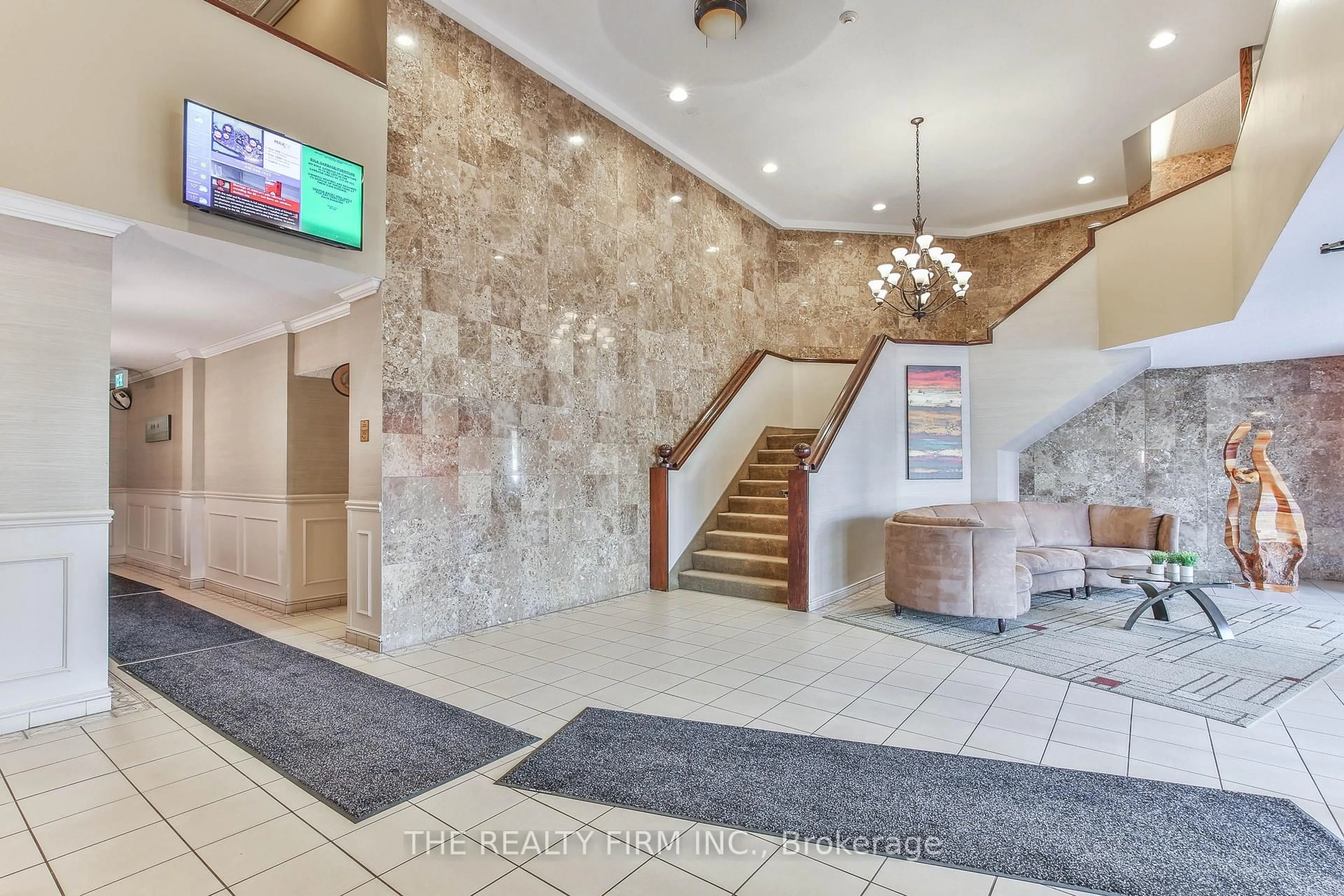 Unknown for 323 Colborne St #2605, London East Ontario N6B 3N8