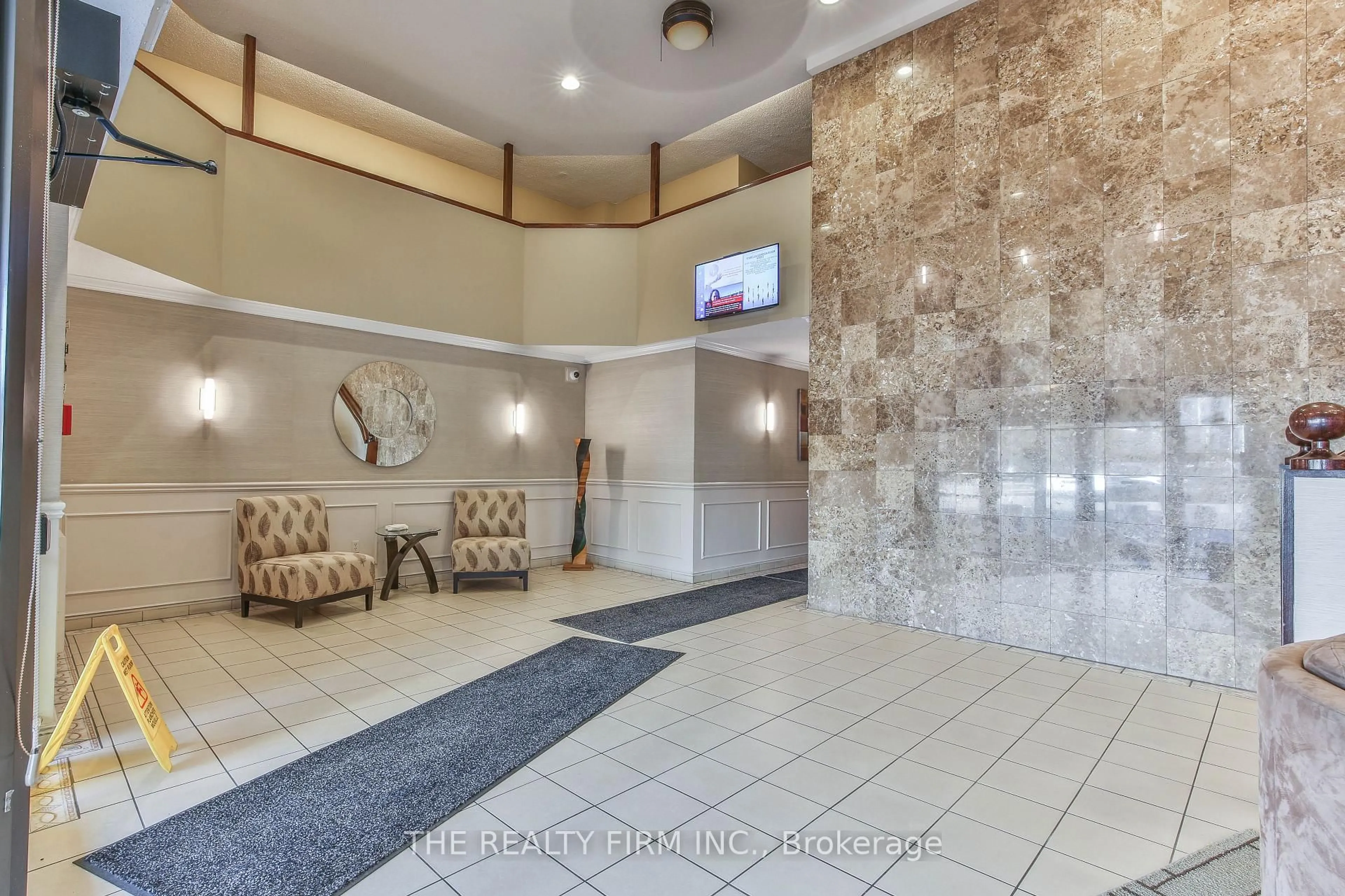 Lobby for 323 Colborne St #2605, London East Ontario N6B 3N8