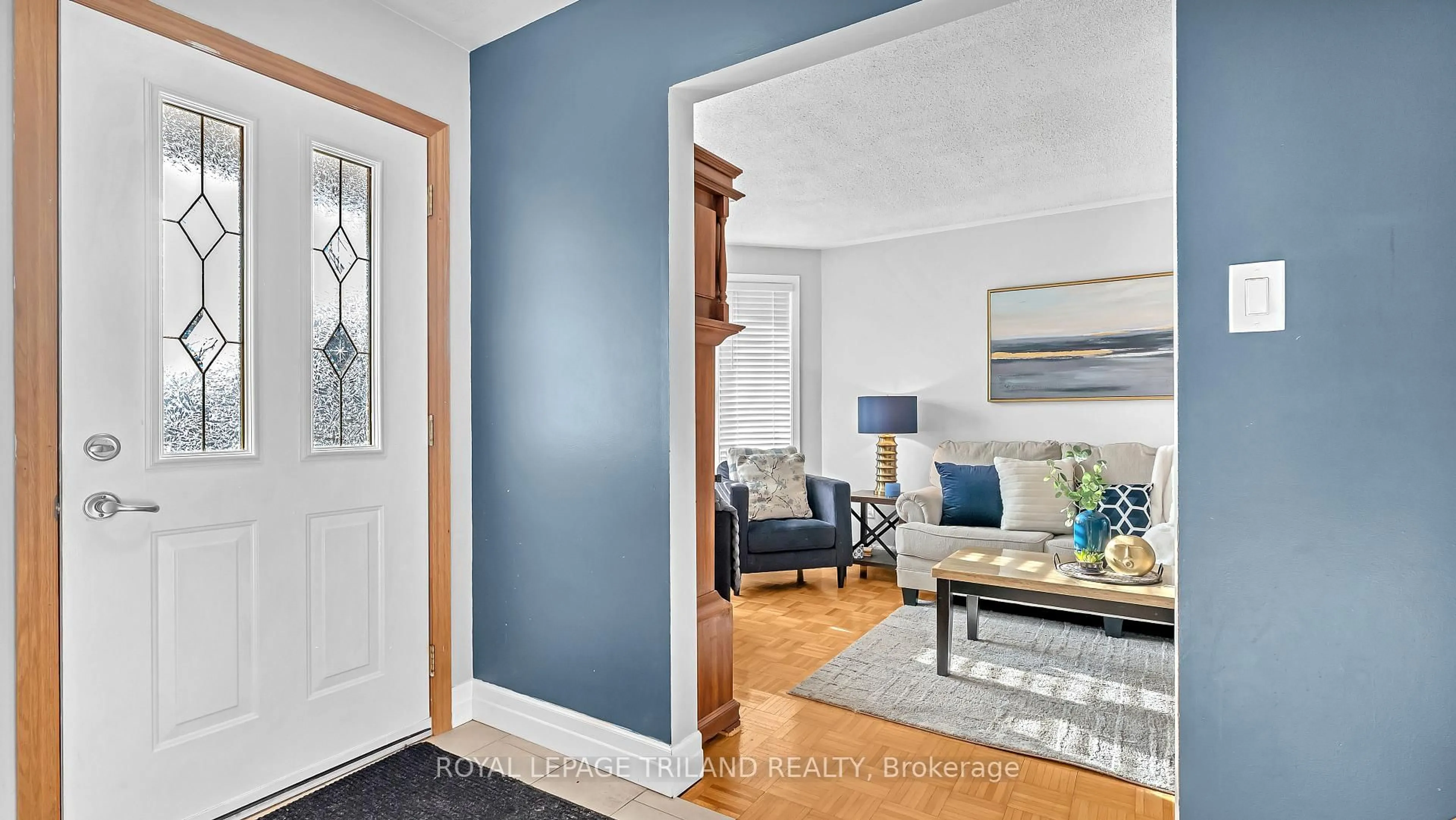 Indoor entryway for 30 Sloane Cres, London South Ontario N6E 3A5