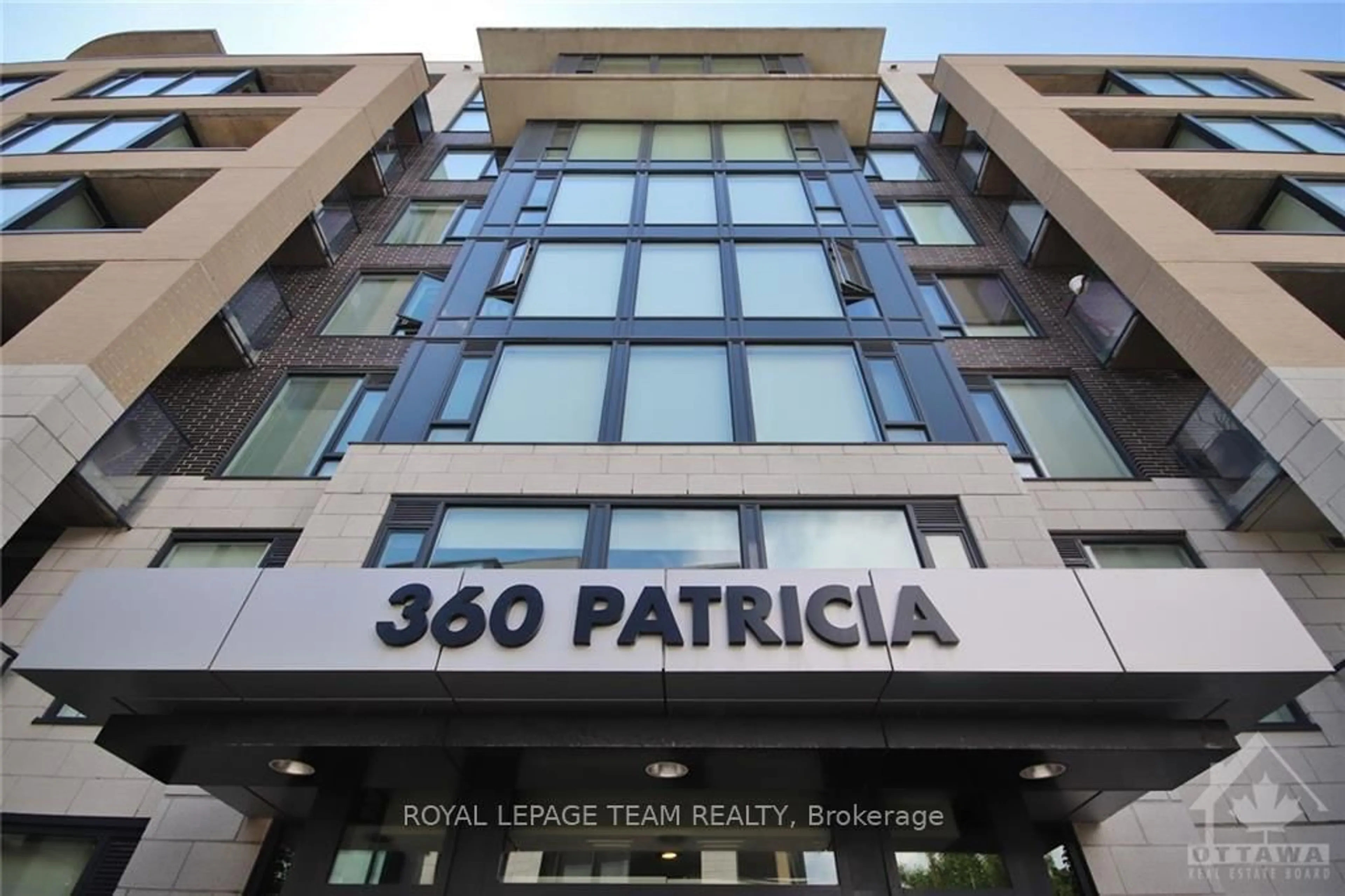 Patio, building for 360 Patricia Ave #717, Ottawa Ontario K1Z 0A8