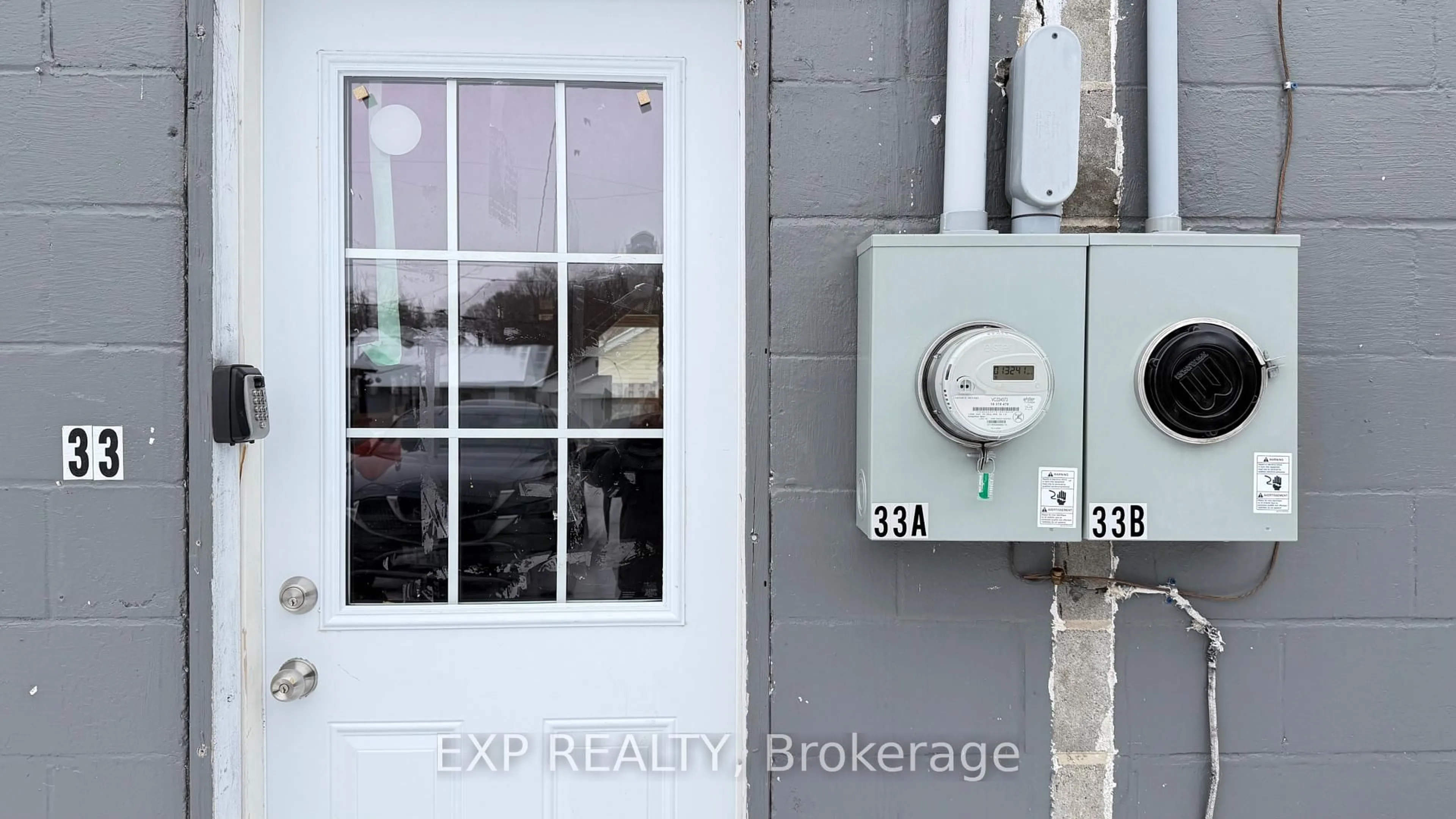 Unknown for 33A Murney St, Belleville Ontario K8P 3N5