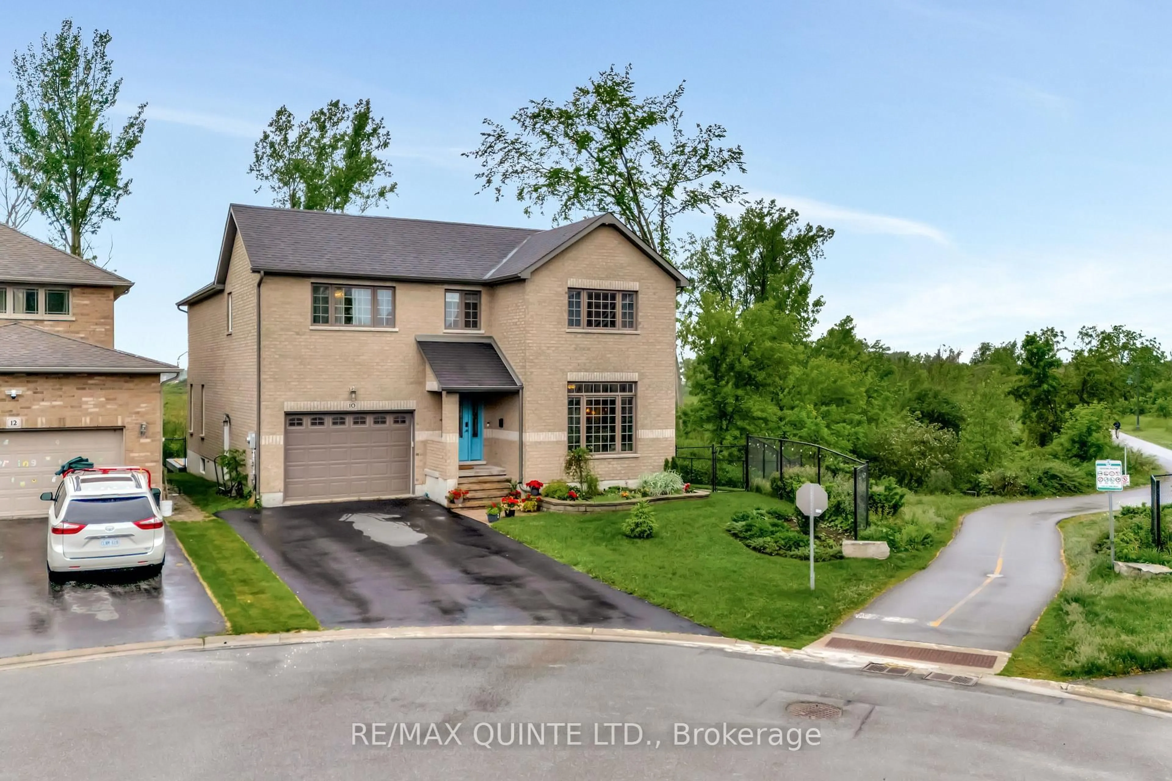 A pic from outside/outdoor area/front of a property/back of a property/a pic from drone, street for 10 Meagher Pl, Belleville Ontario K8P 0C1