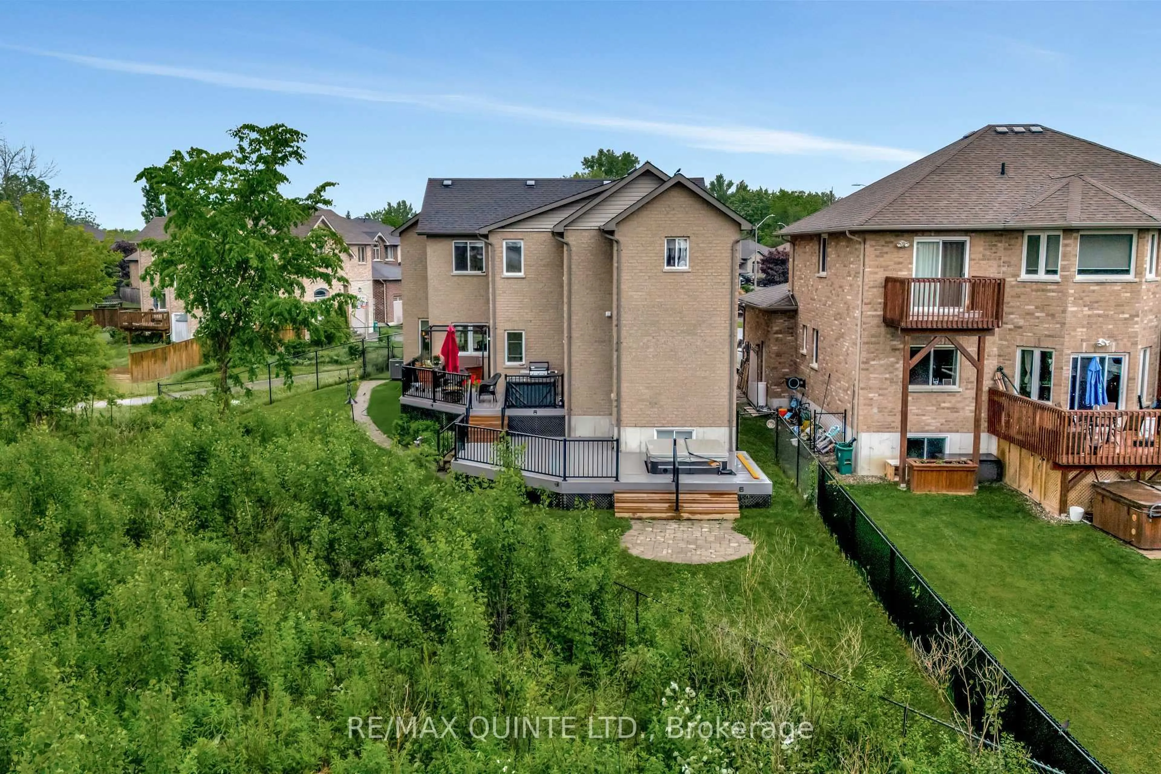 A pic from outside/outdoor area/front of a property/back of a property/a pic from drone, street for 10 Meagher Pl, Belleville Ontario K8P 0C1