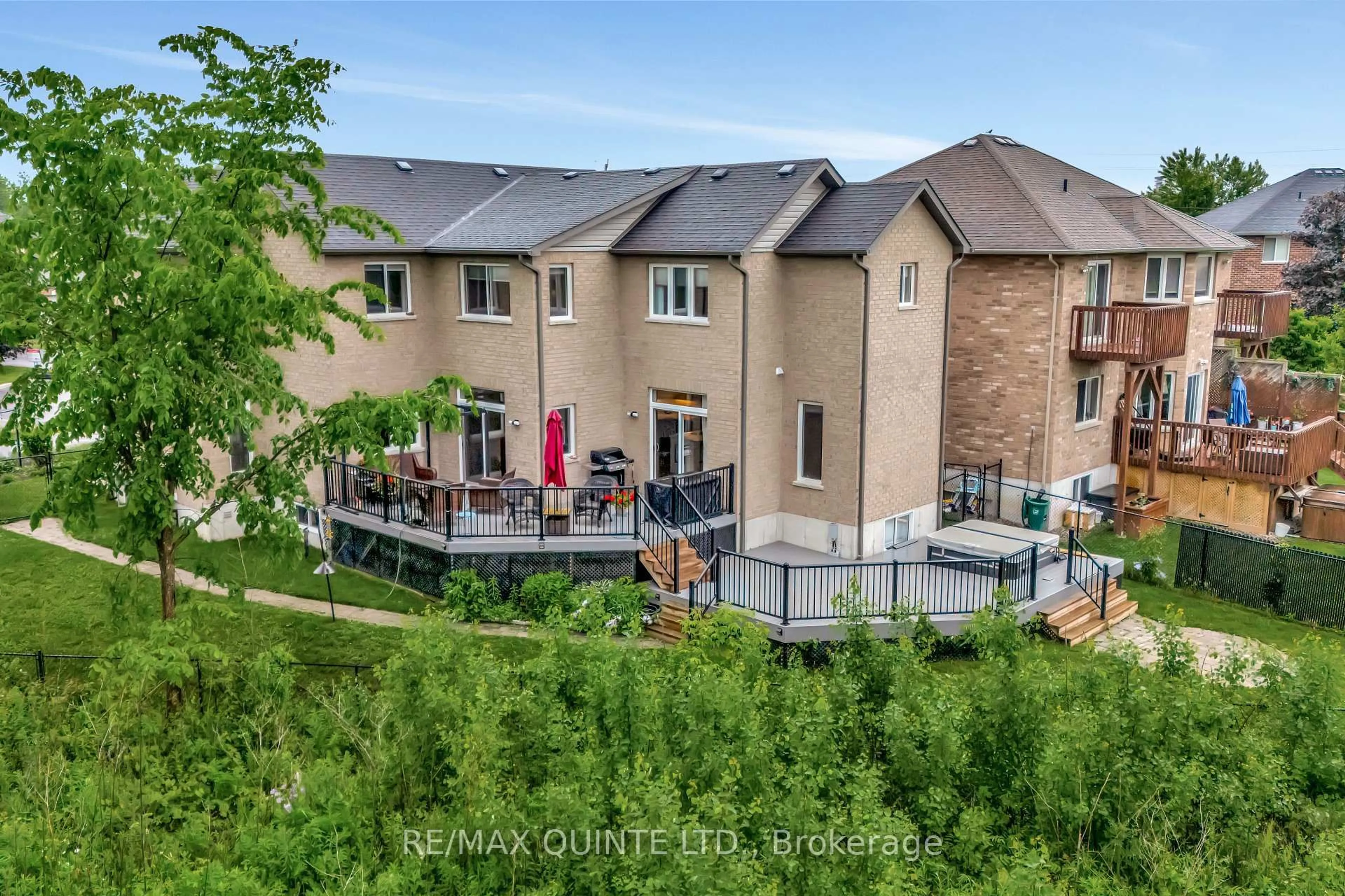 A pic from outside/outdoor area/front of a property/back of a property/a pic from drone, mountain view for 10 Meagher Pl, Belleville Ontario K8P 0C1