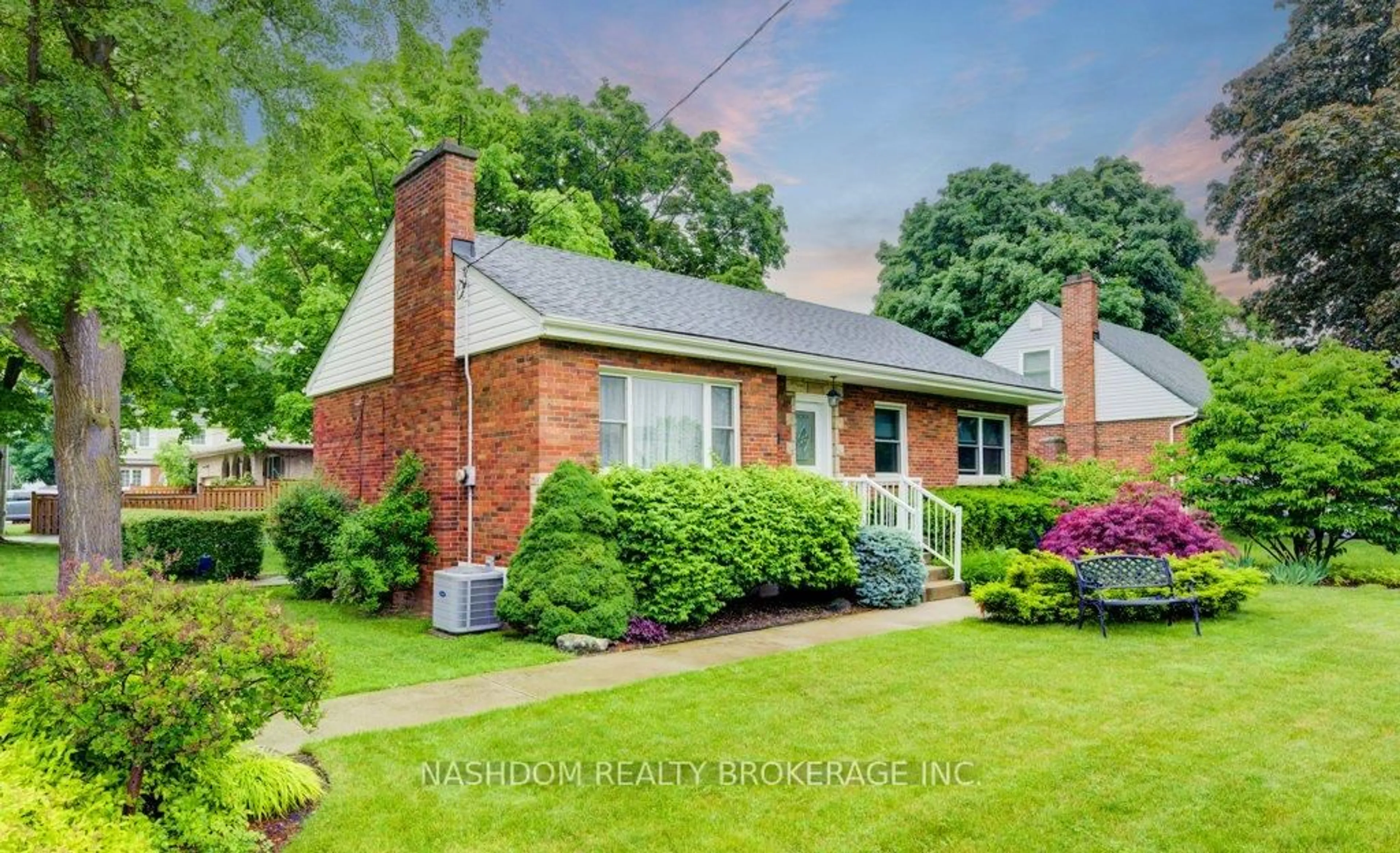 Home with brick exterior material, street for 1 Bryant Crt, Hamilton Ontario L8K 4A9