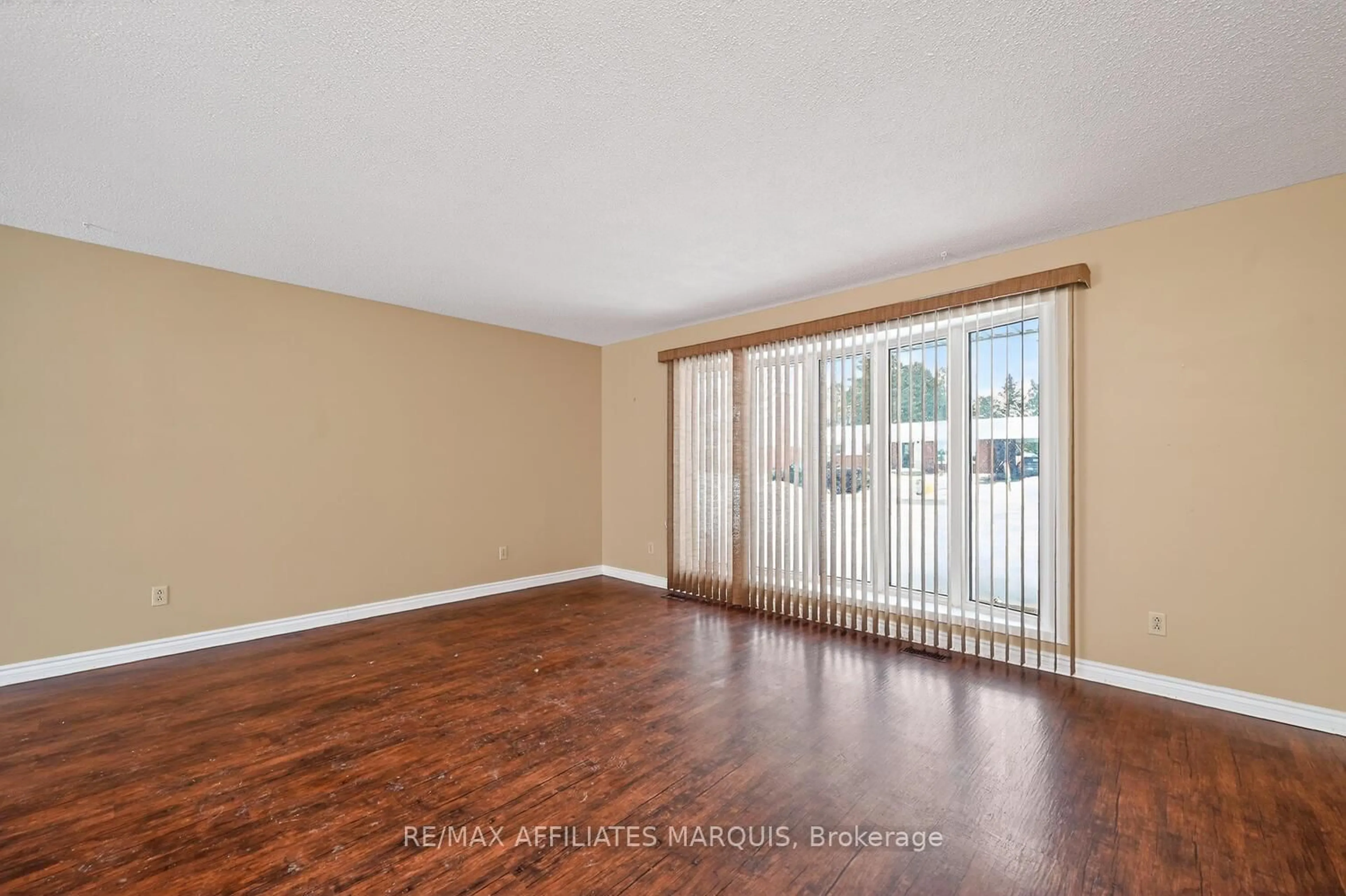 A pic of a room for 48 Carol Cres, Smiths Falls Ontario K7A 3X8