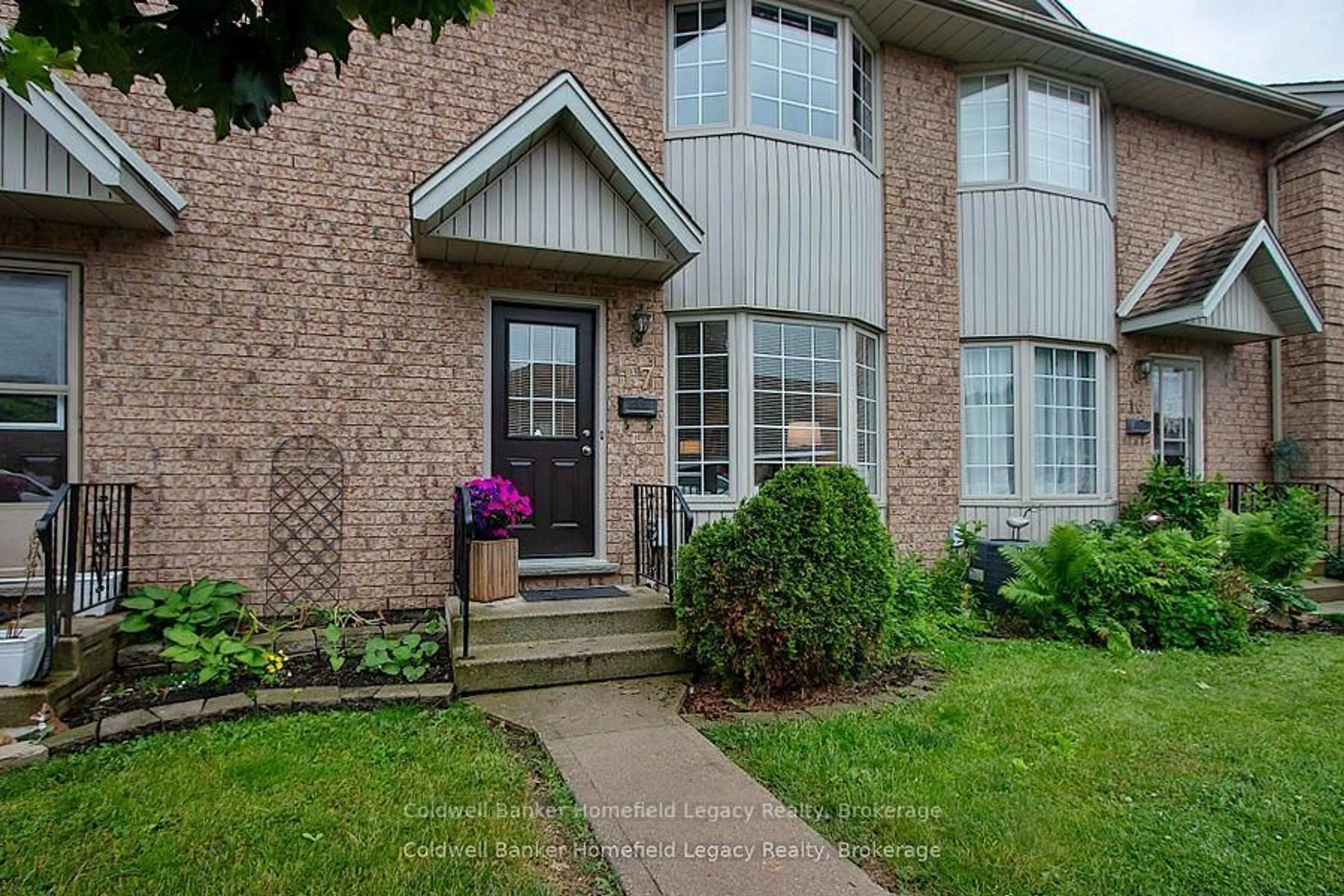 Home with brick exterior material, street for 20 Southvale Rd #17, St. Marys Ontario N4X 1E9