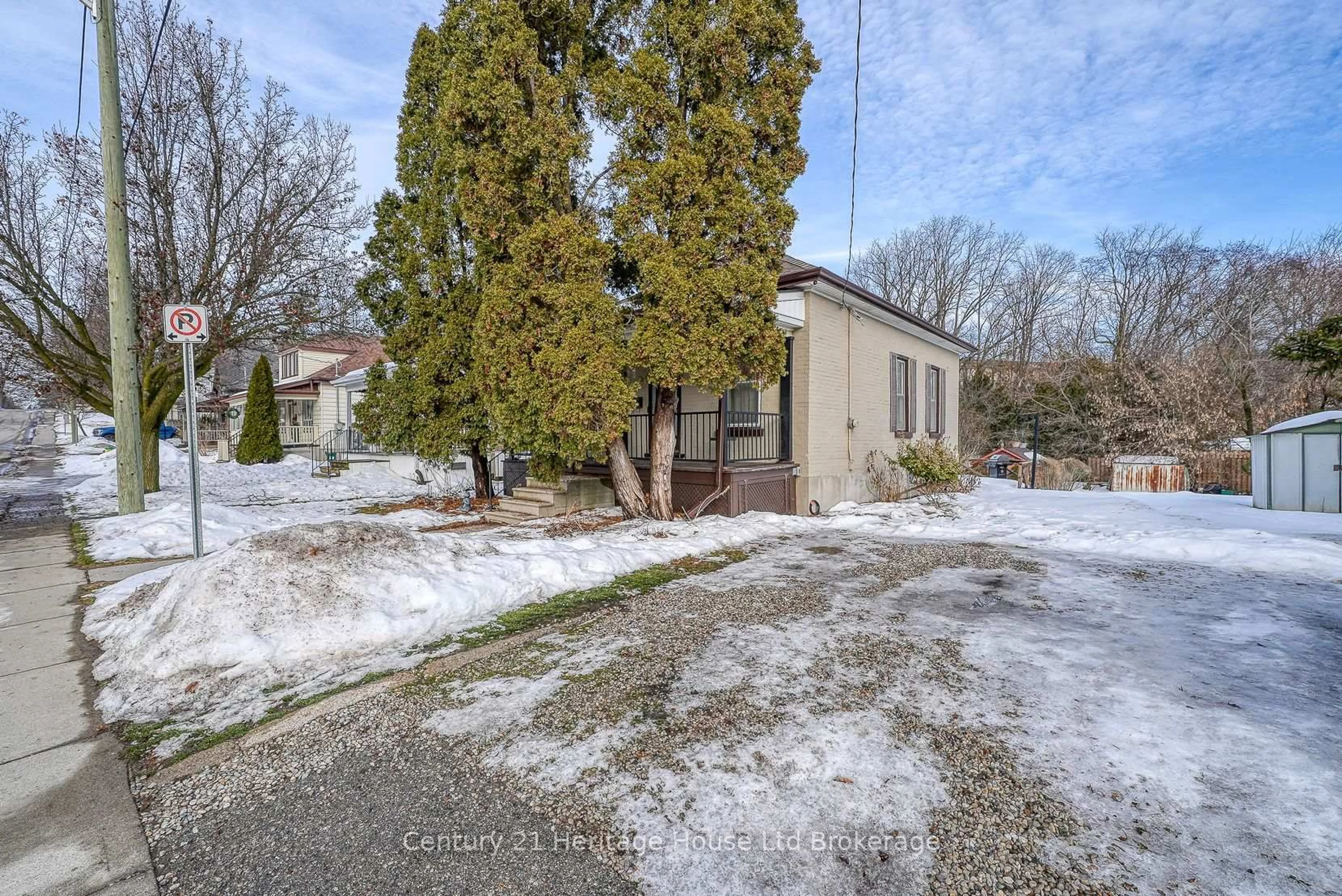 Unknown for 12 Sydenham St, Woodstock Ontario N4S 7B2