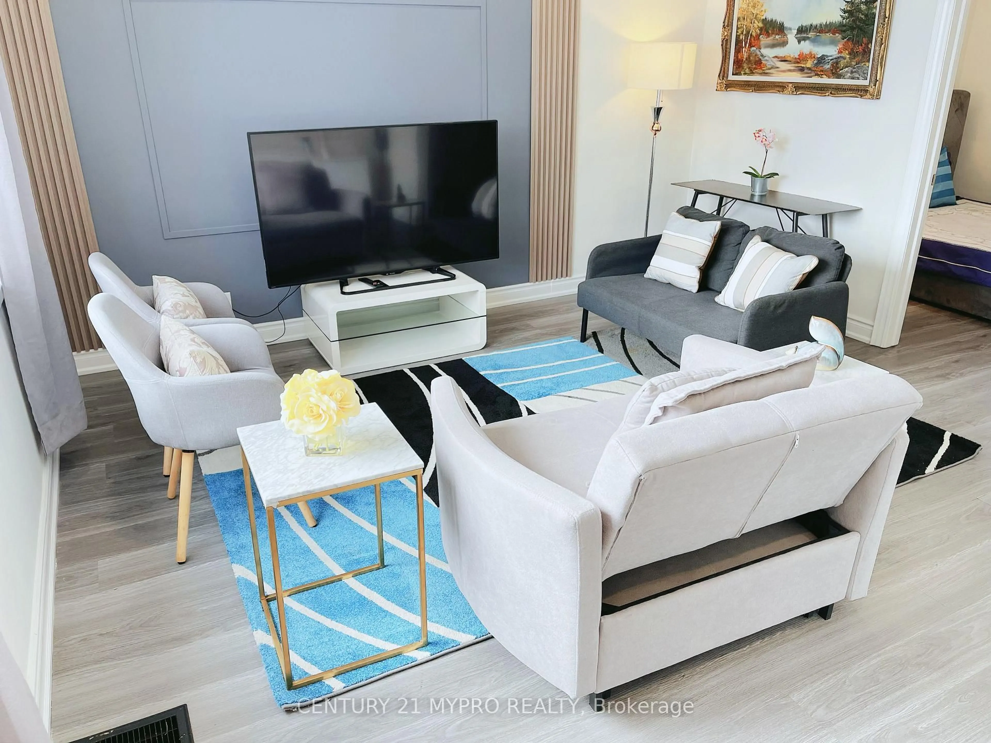 Living room with furniture, unknown for 448 Hamilton St, Peterborough Ontario K9J 4B9