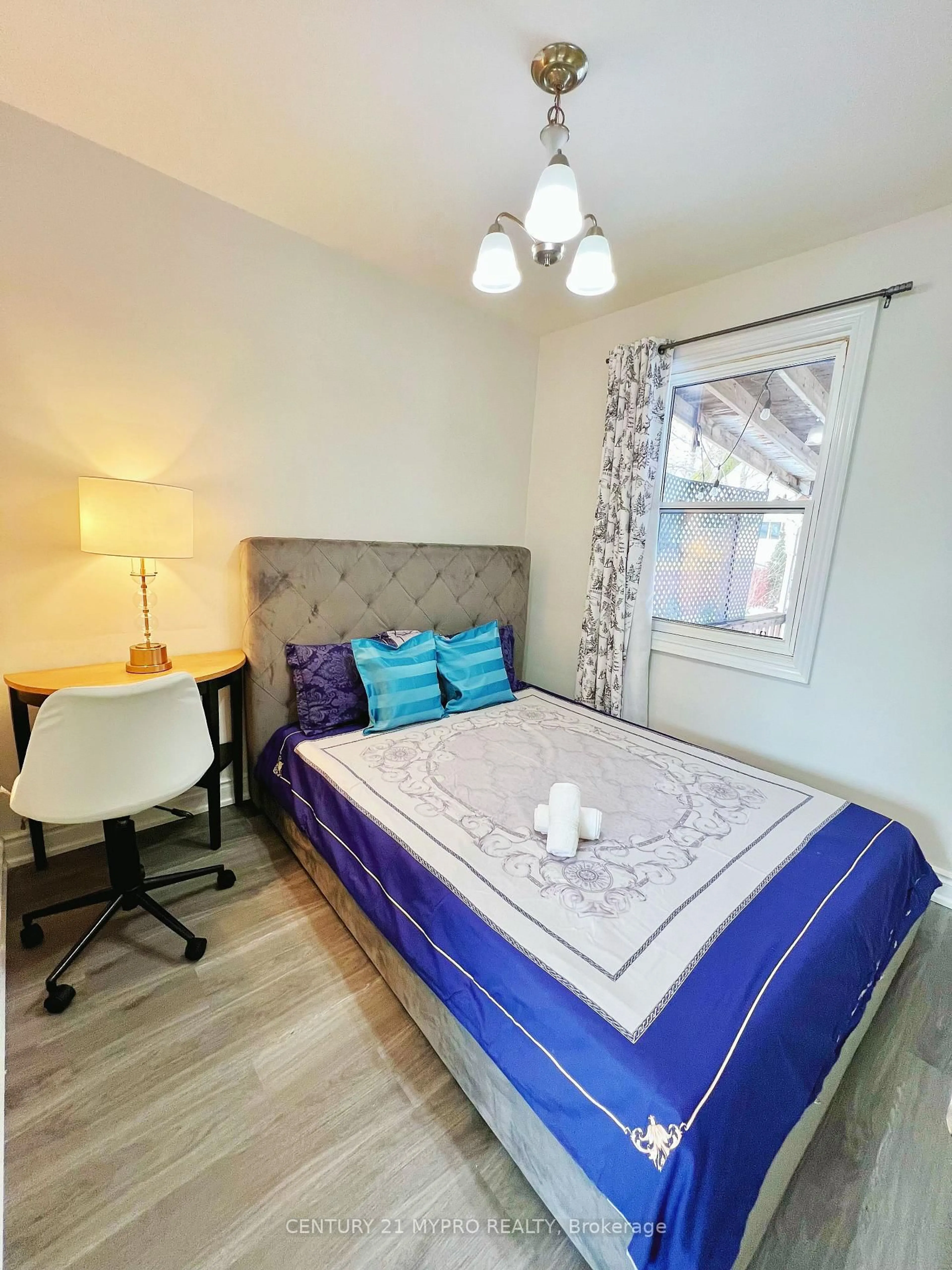 Bedroom with bed, unknown for 448 Hamilton St, Peterborough Ontario K9J 4B9