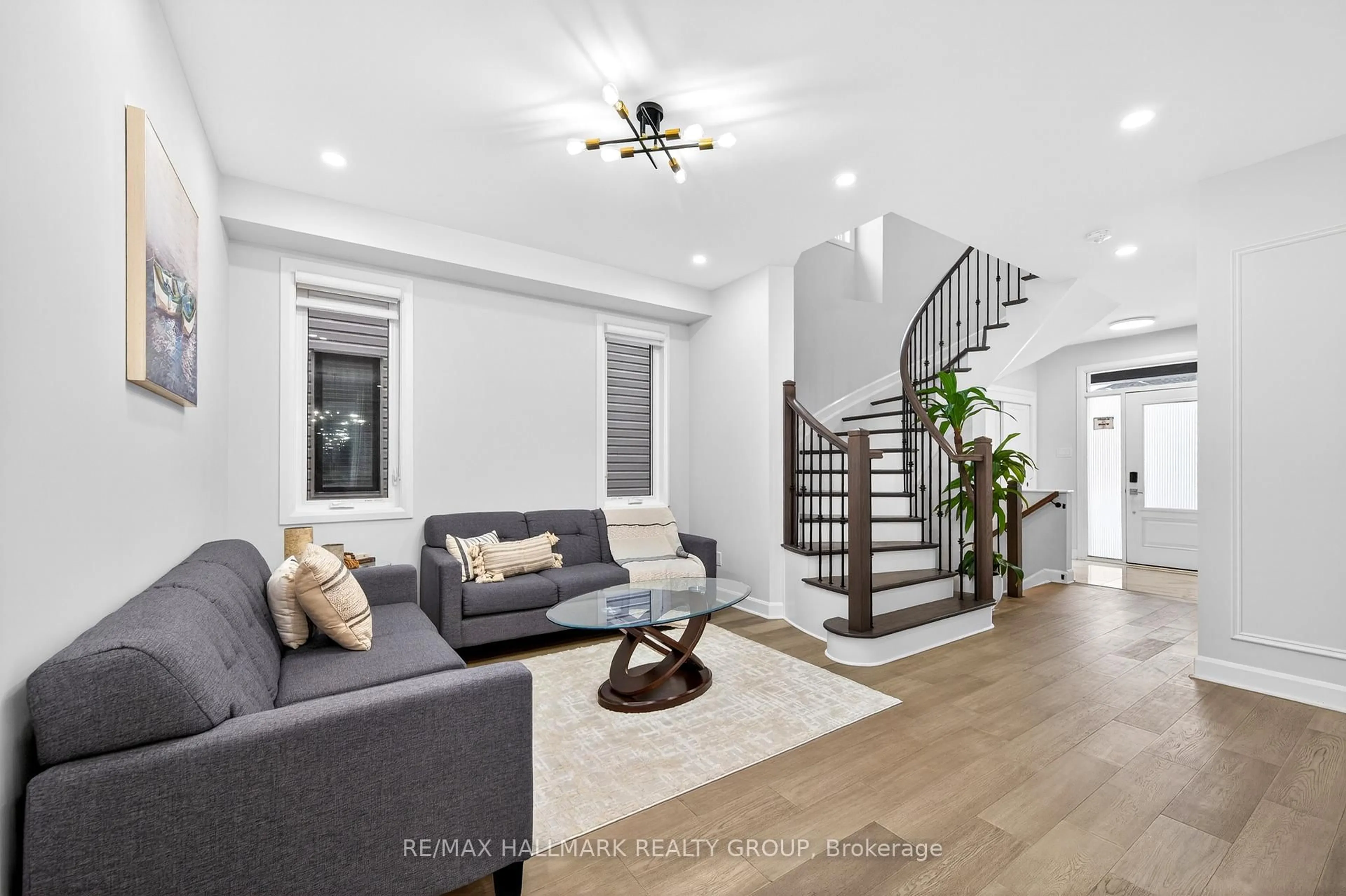 Living room with furniture, unknown for 232 Aquarium Ave, Orleans Ontario K4A 1K7