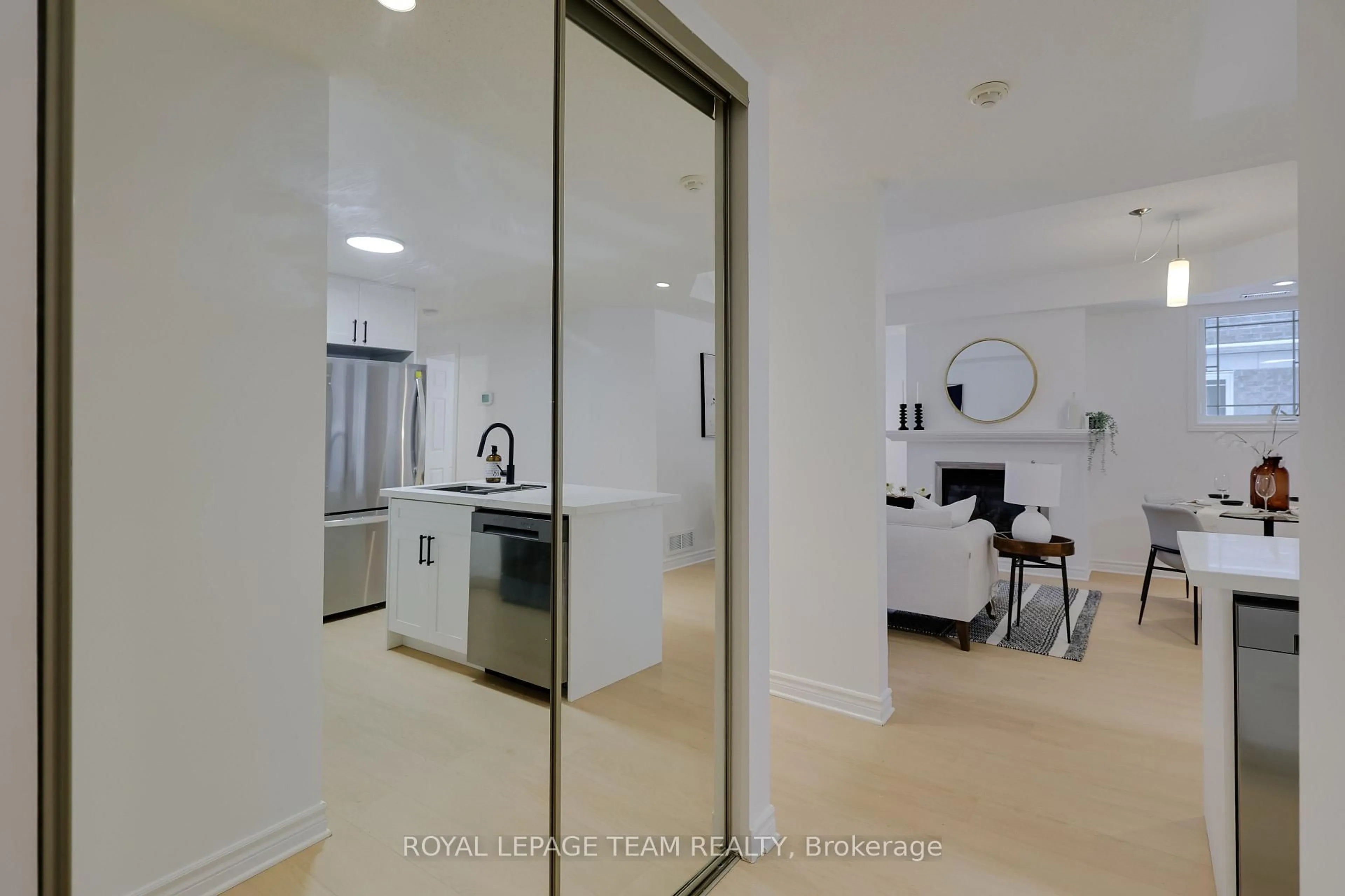 Unknown for 369 Paseo Private #2, Ottawa Ontario K2G 4N7