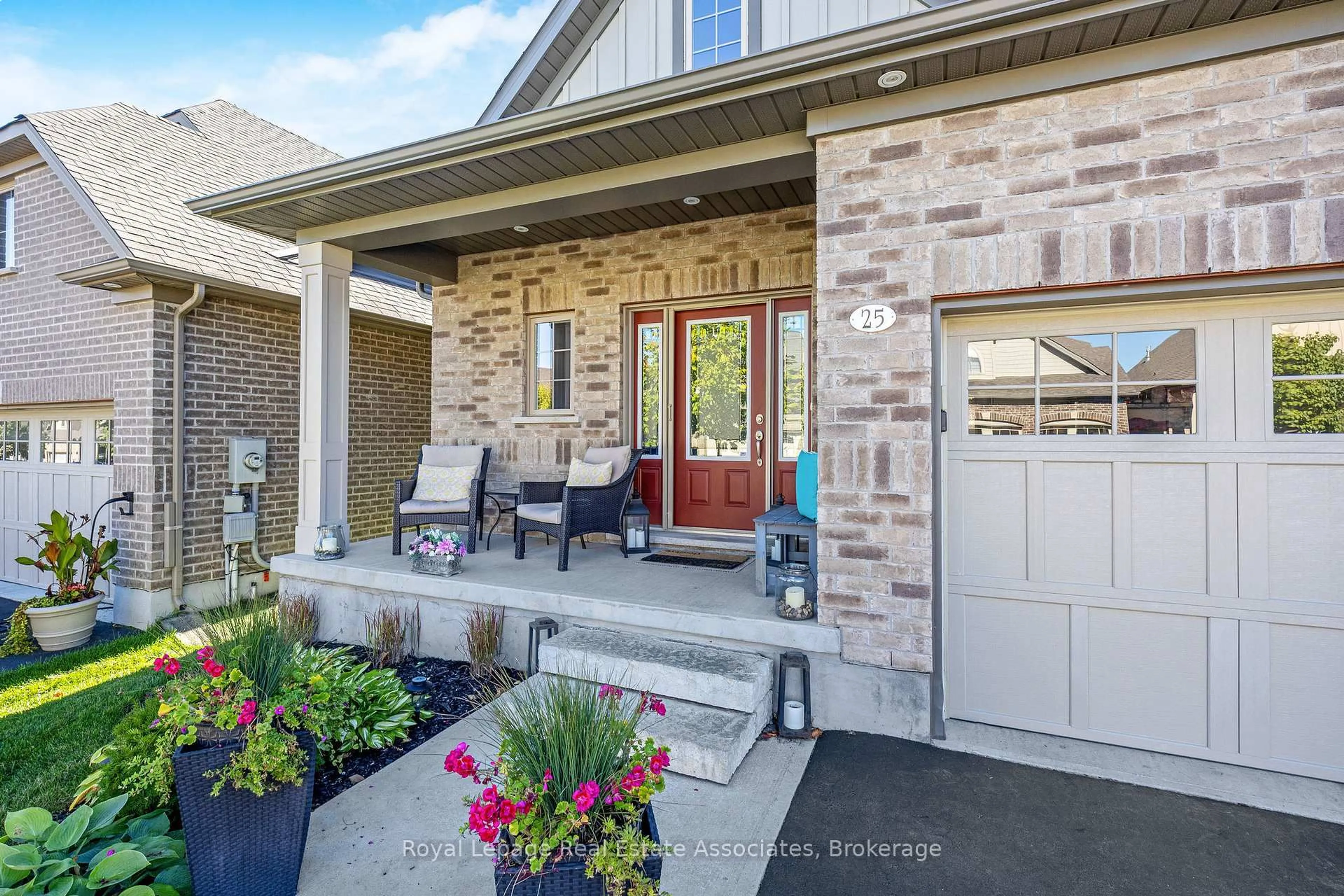 Home with brick exterior material, street for 25 Chestnut Dr, Guelph/Eramosa Ontario N0B 2K0