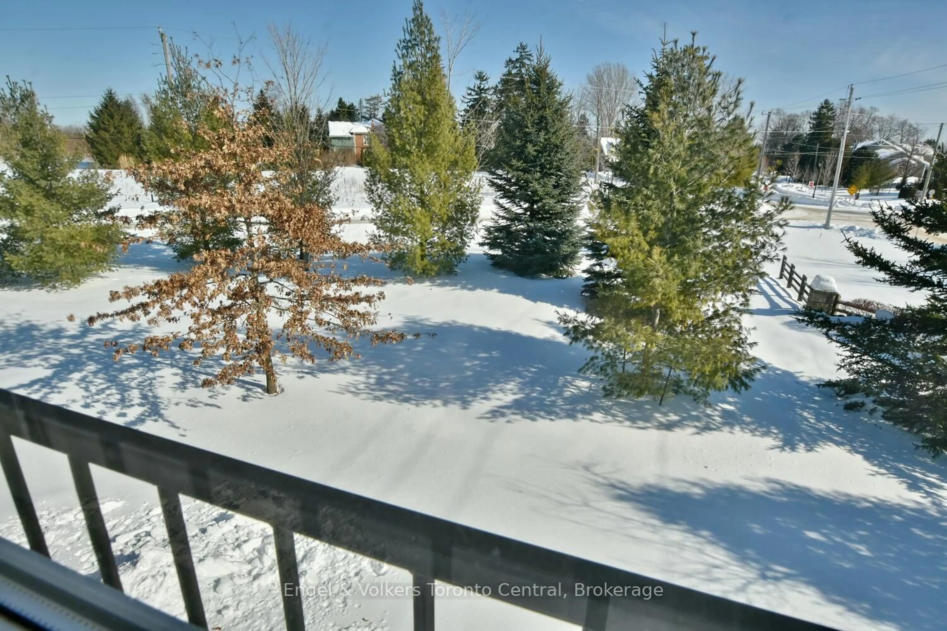 A pic from outside/outdoor area/front of a property/back of a property/a pic from drone, forest/trees view for 47 Meadowbrook Lane, Blue Mountains Ontario N0H 2P0