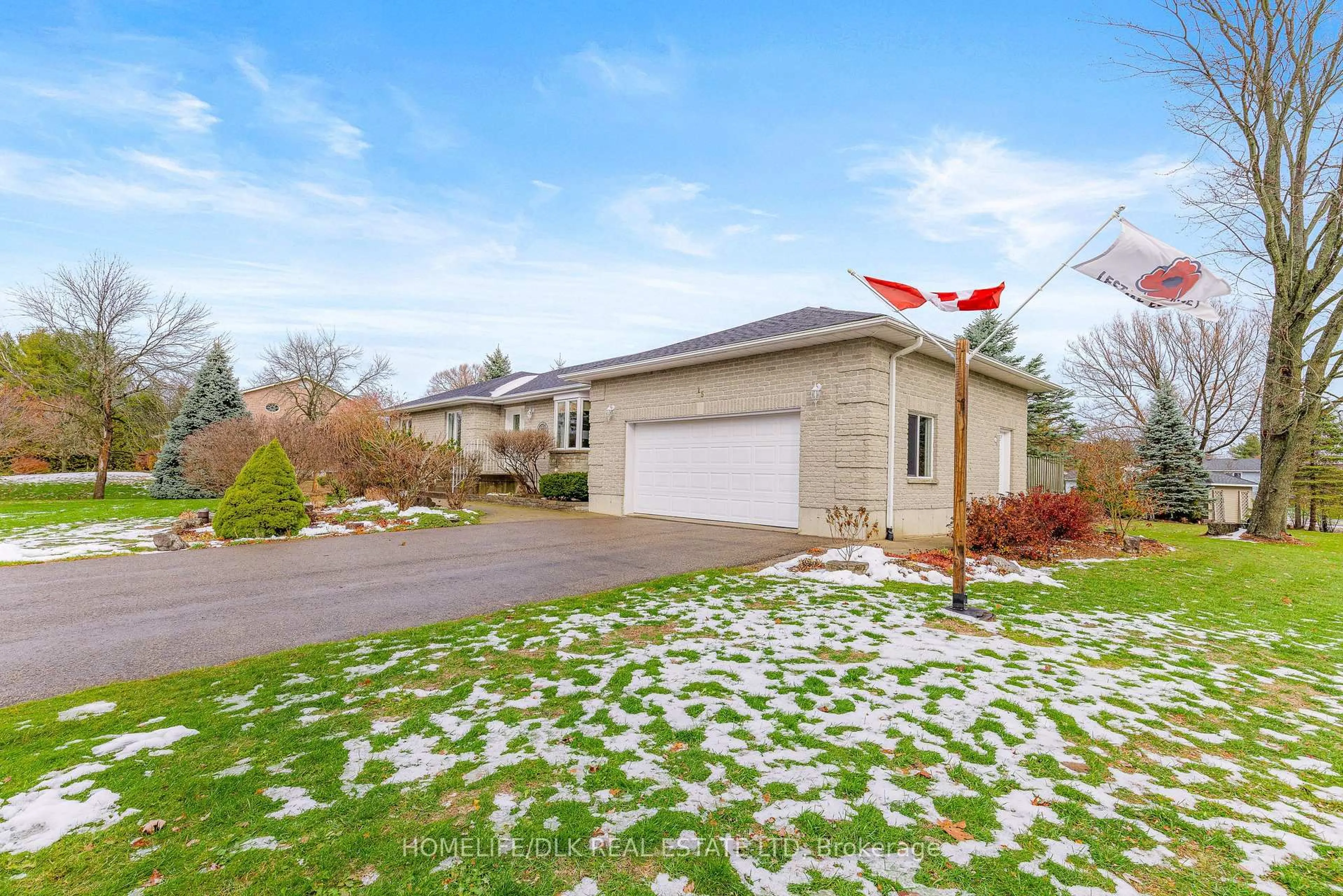 A pic from outside/outdoor area/front of a property/back of a property/a pic from drone, unknown for 15 Jones Crt, Augusta Ontario K0E 1P0