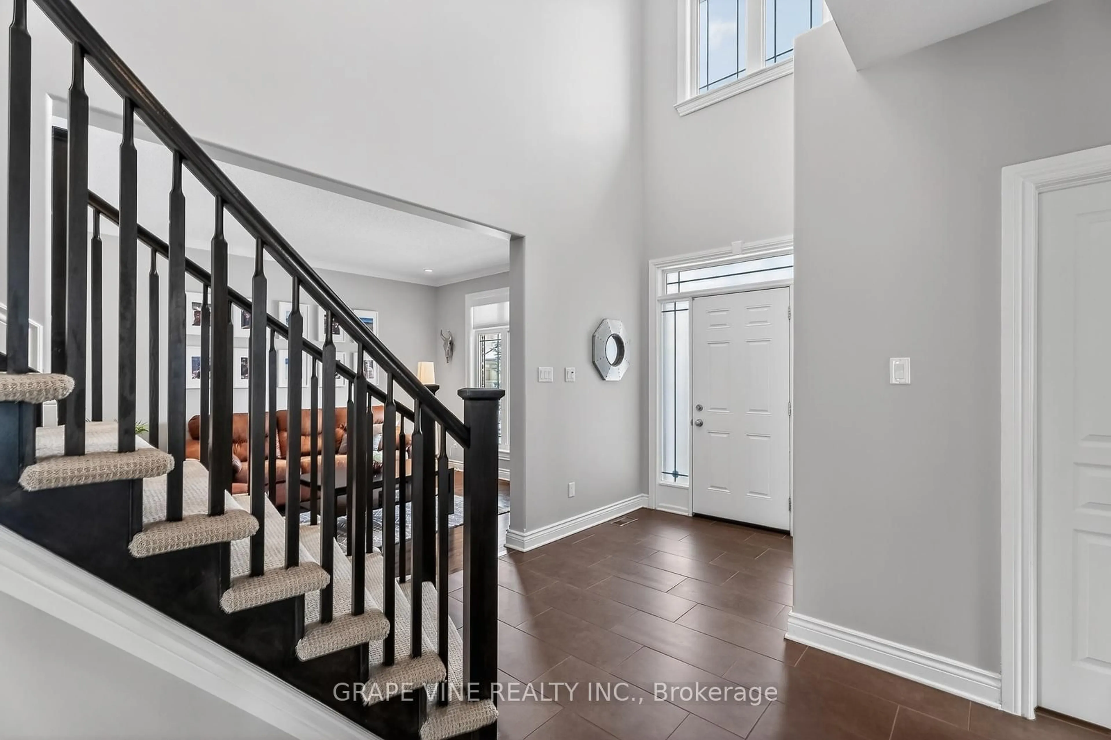 Indoor entryway for 422 Mercury St, Clarence-Rockland Ontario K4K 0G8