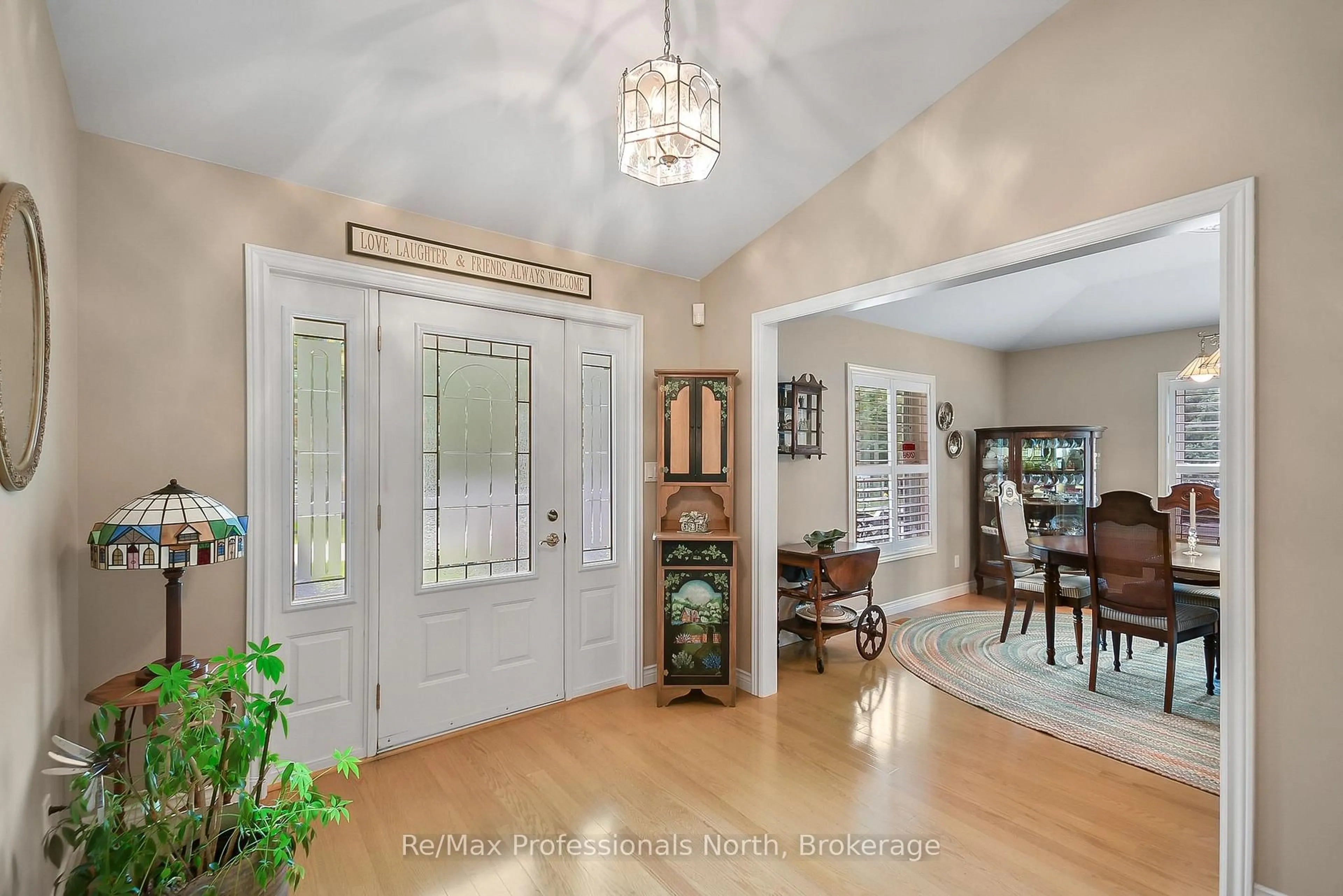 Indoor entryway for 160 Tiffany Tr, Gravenhurst Ontario P1P 1A6