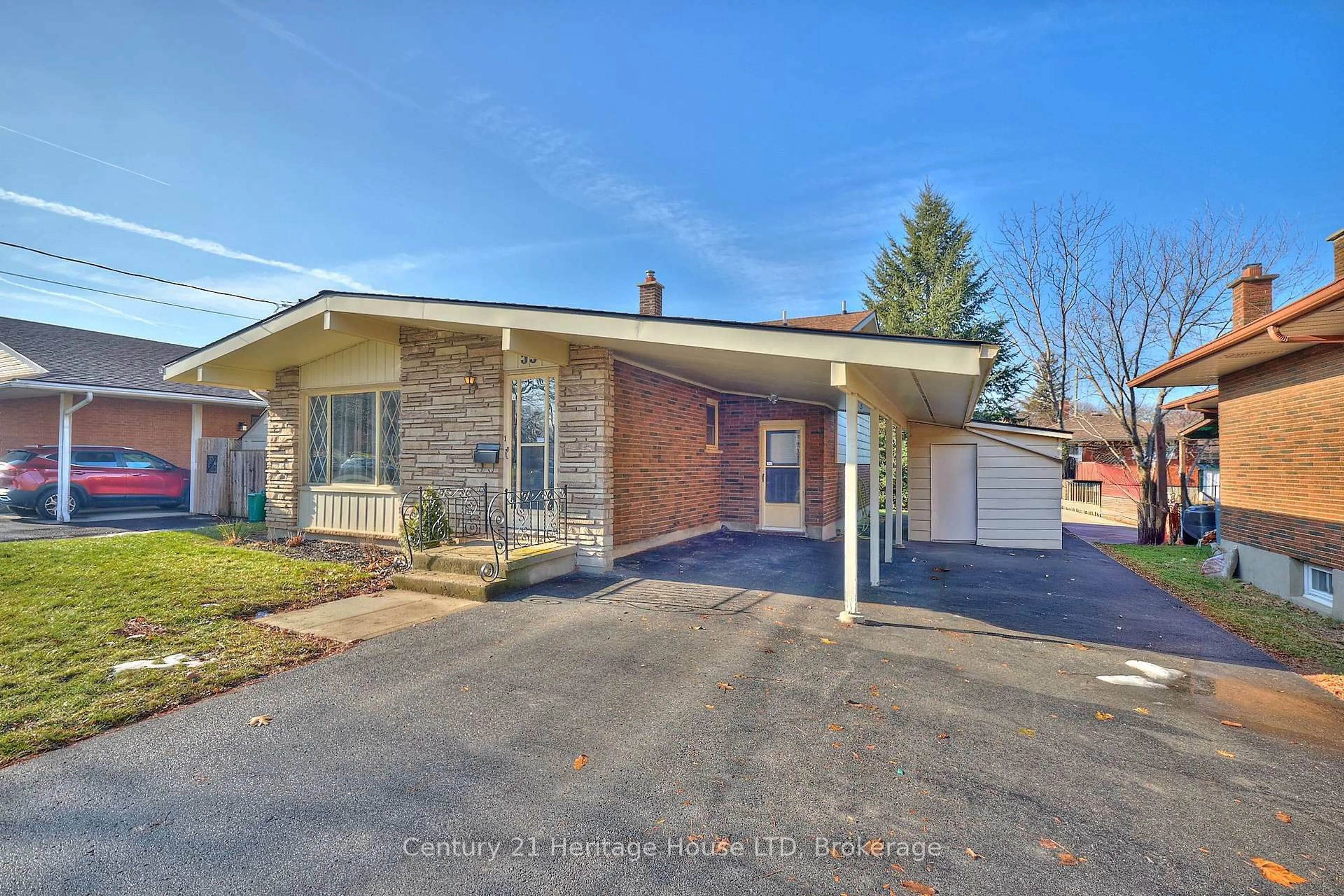 Home with brick exterior material, street for 55 Windward St, St. Catharines Ontario L2M 4B9