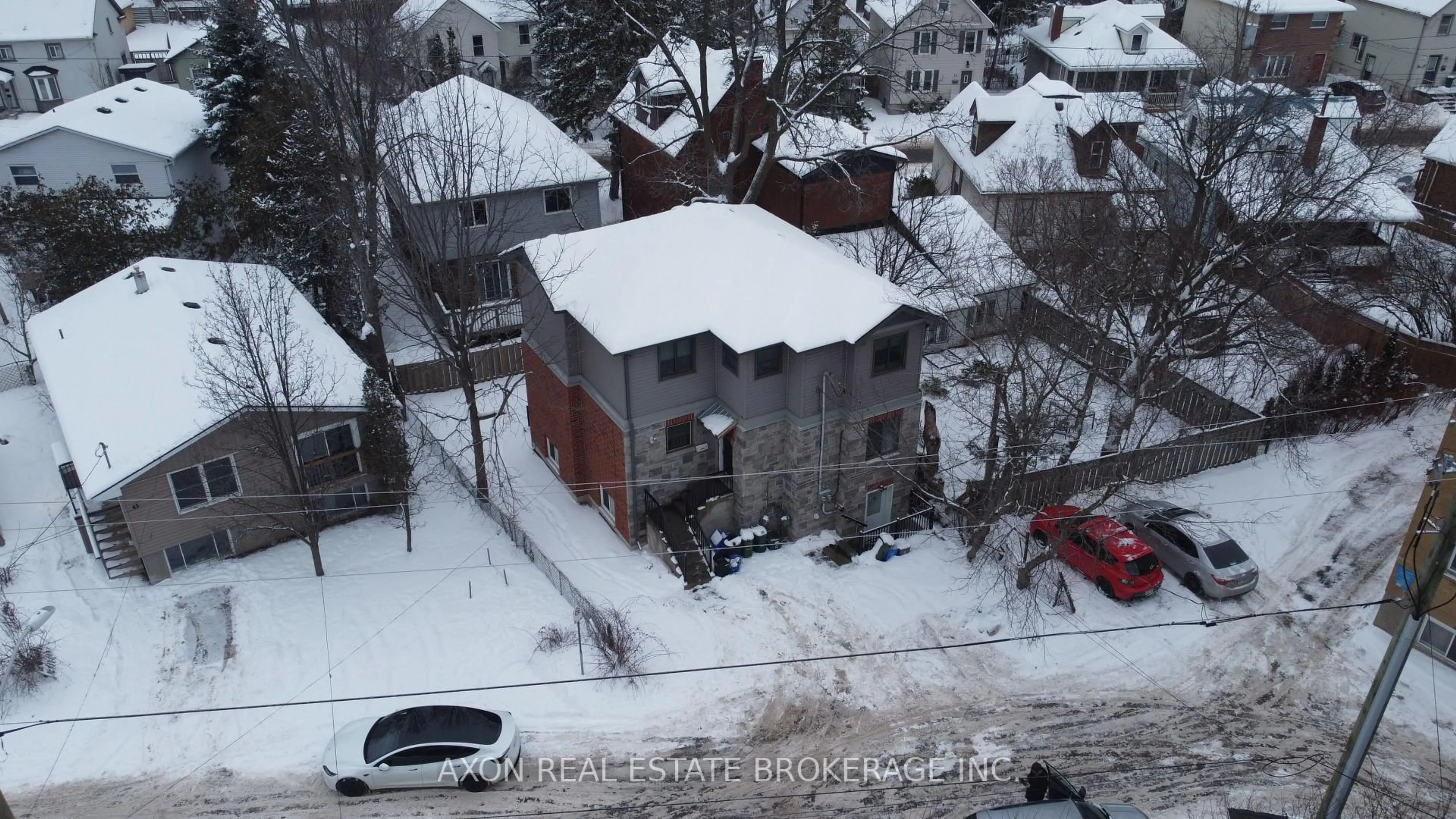 A pic from outside/outdoor area/front of a property/back of a property/a pic from drone, street for 41 Linton St, Kingston Ontario K7K 1N8