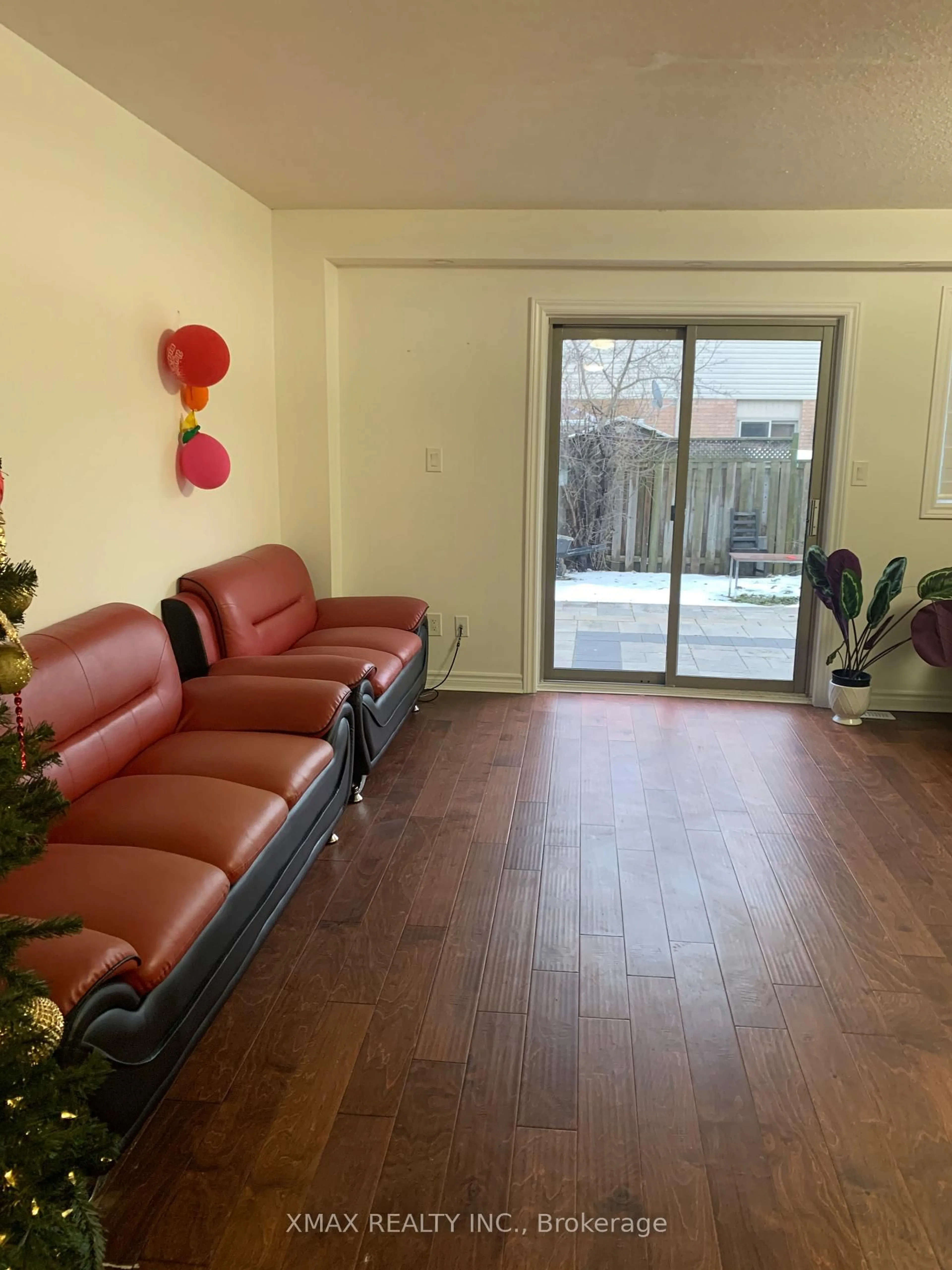 A pic of a room for 193 Sulmona Dr, Hamilton Ontario L8W 3W4