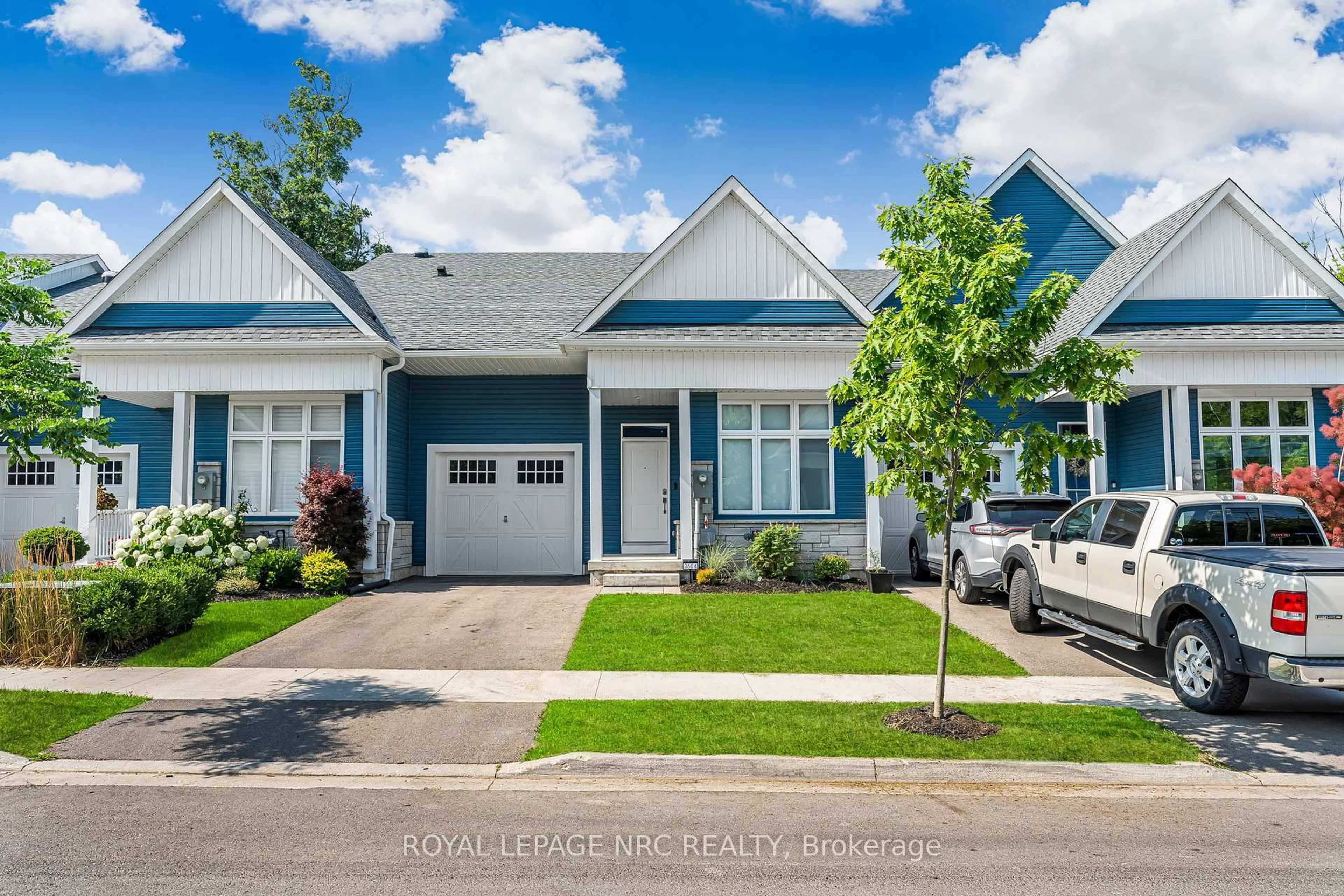 Home with vinyl exterior material, street for 3604 Hibbard St, Fort Erie Ontario L0S 1N0