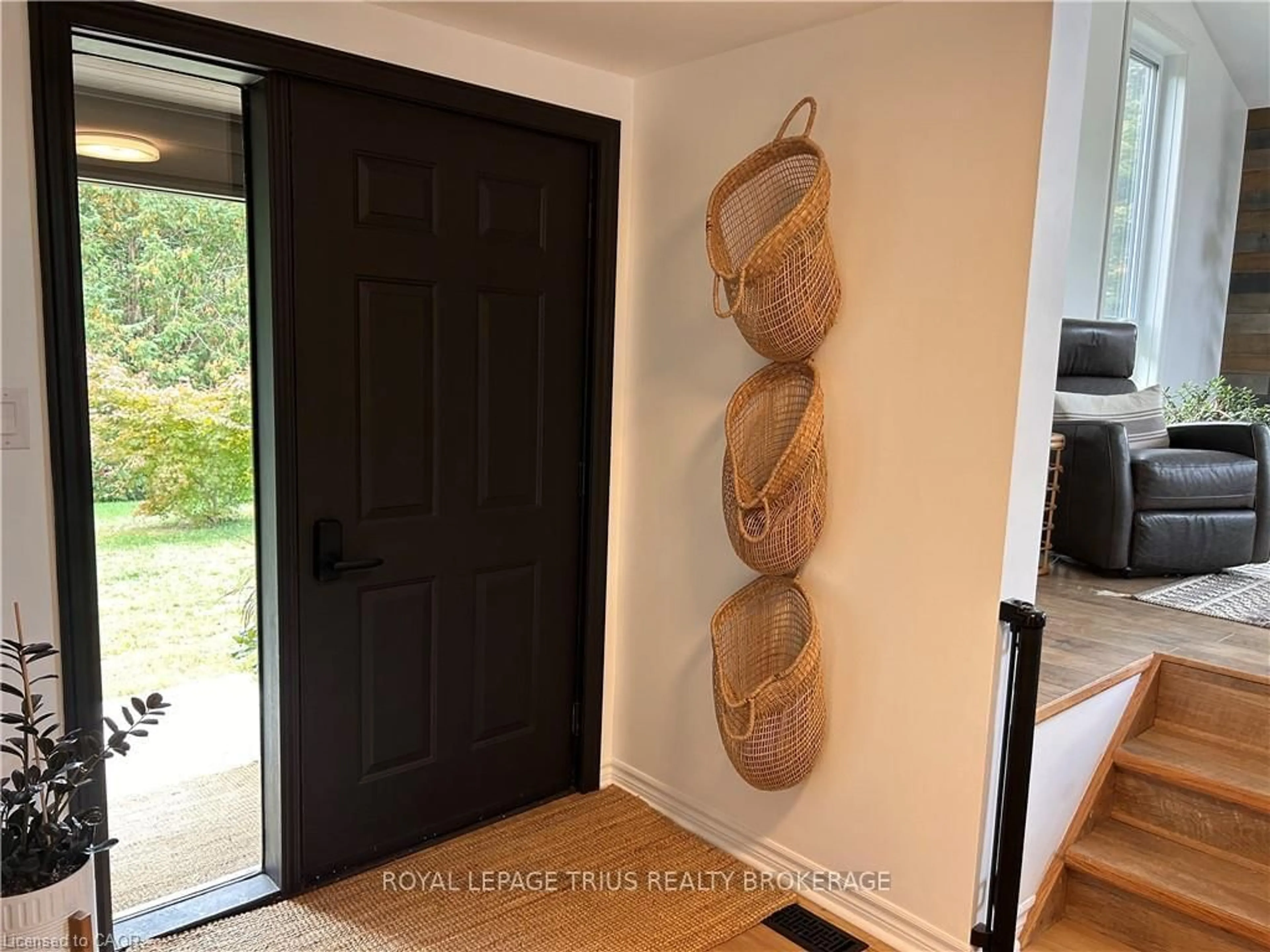 Indoor entryway for 657 Windham Road 14 Rd, Norfolk Ontario N3Y 4K6