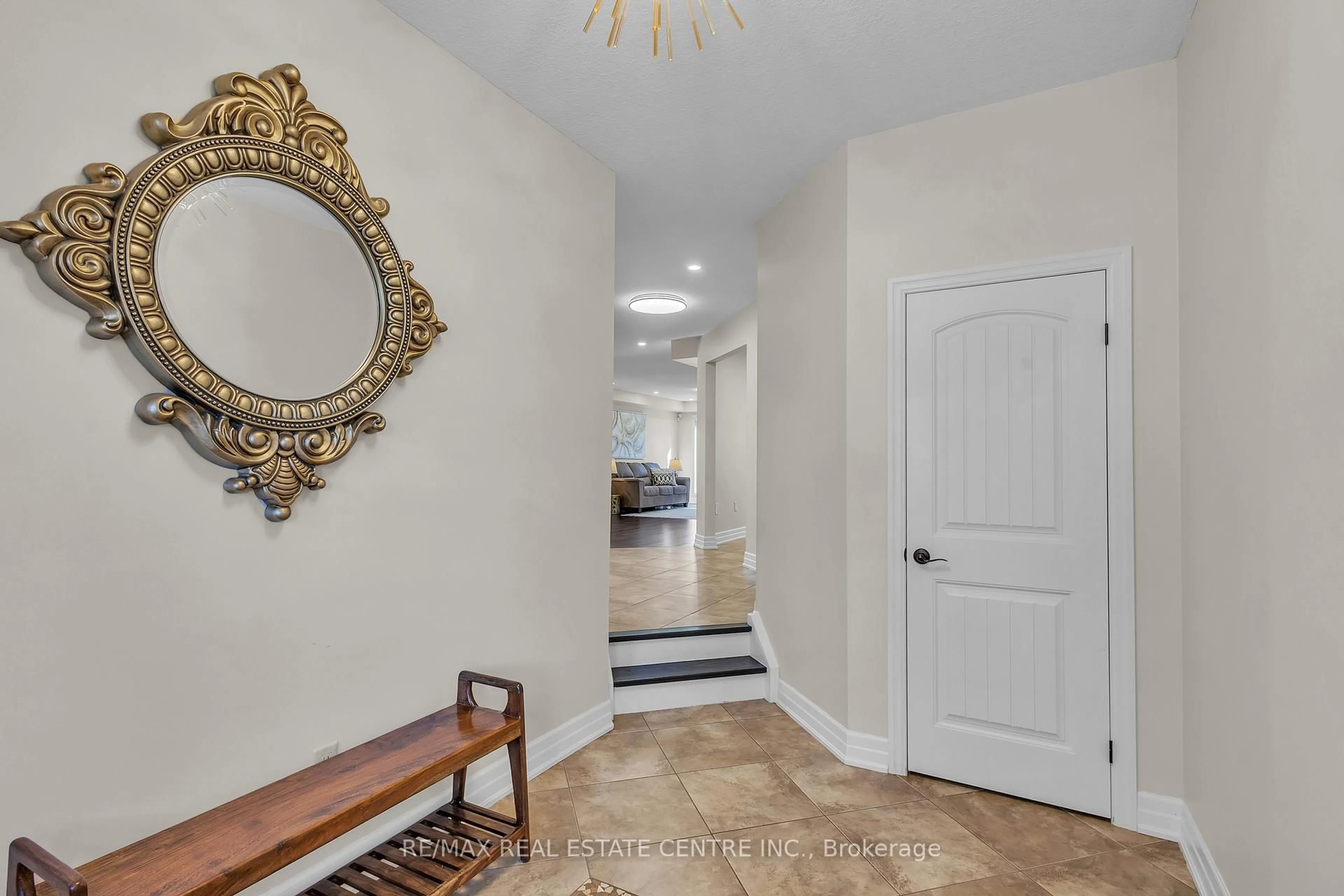 Indoor entryway for 237 Goodwin Dr, Guelph Ontario N1L 0K1