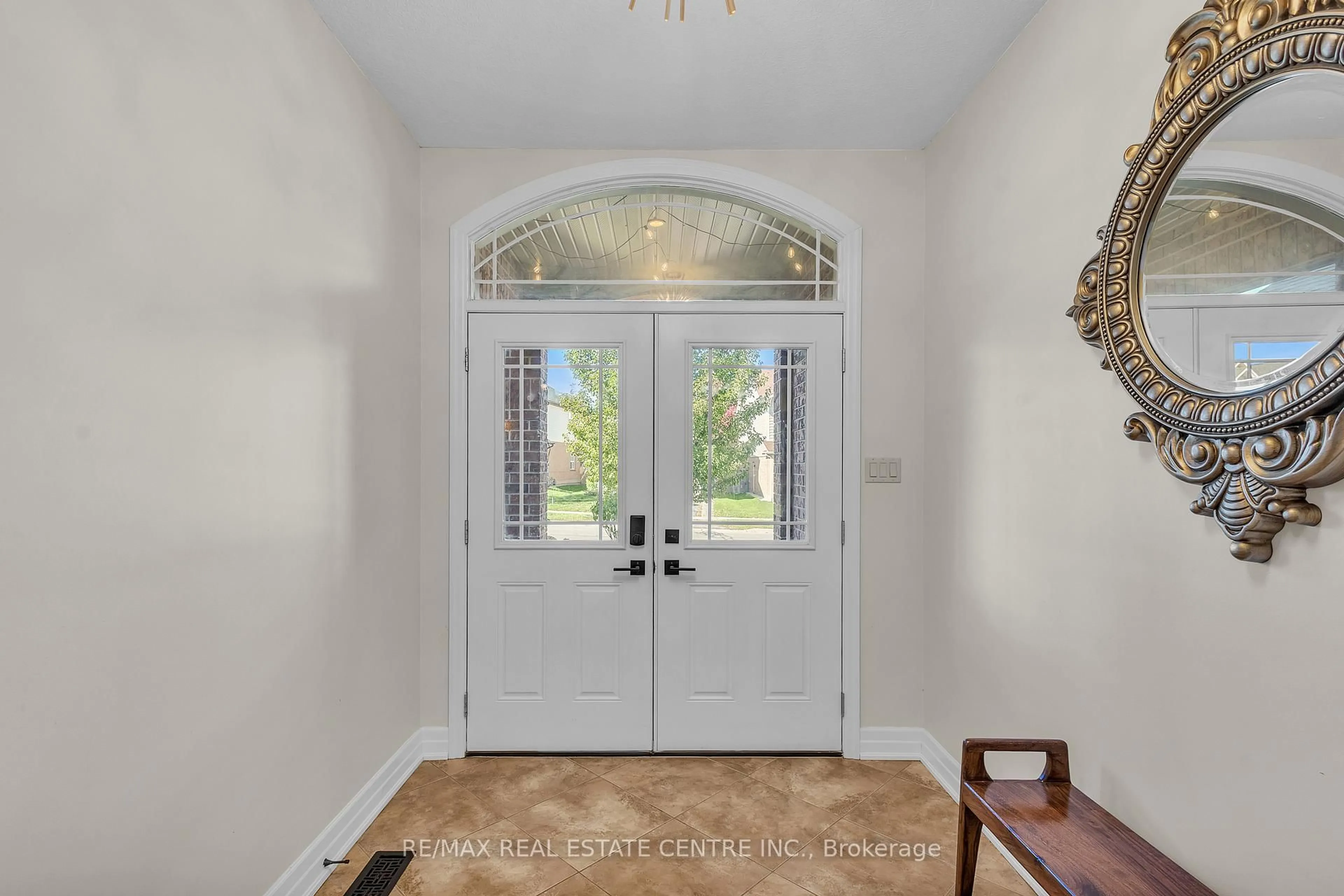 Indoor entryway for 237 Goodwin Dr, Guelph Ontario N1L 0K1