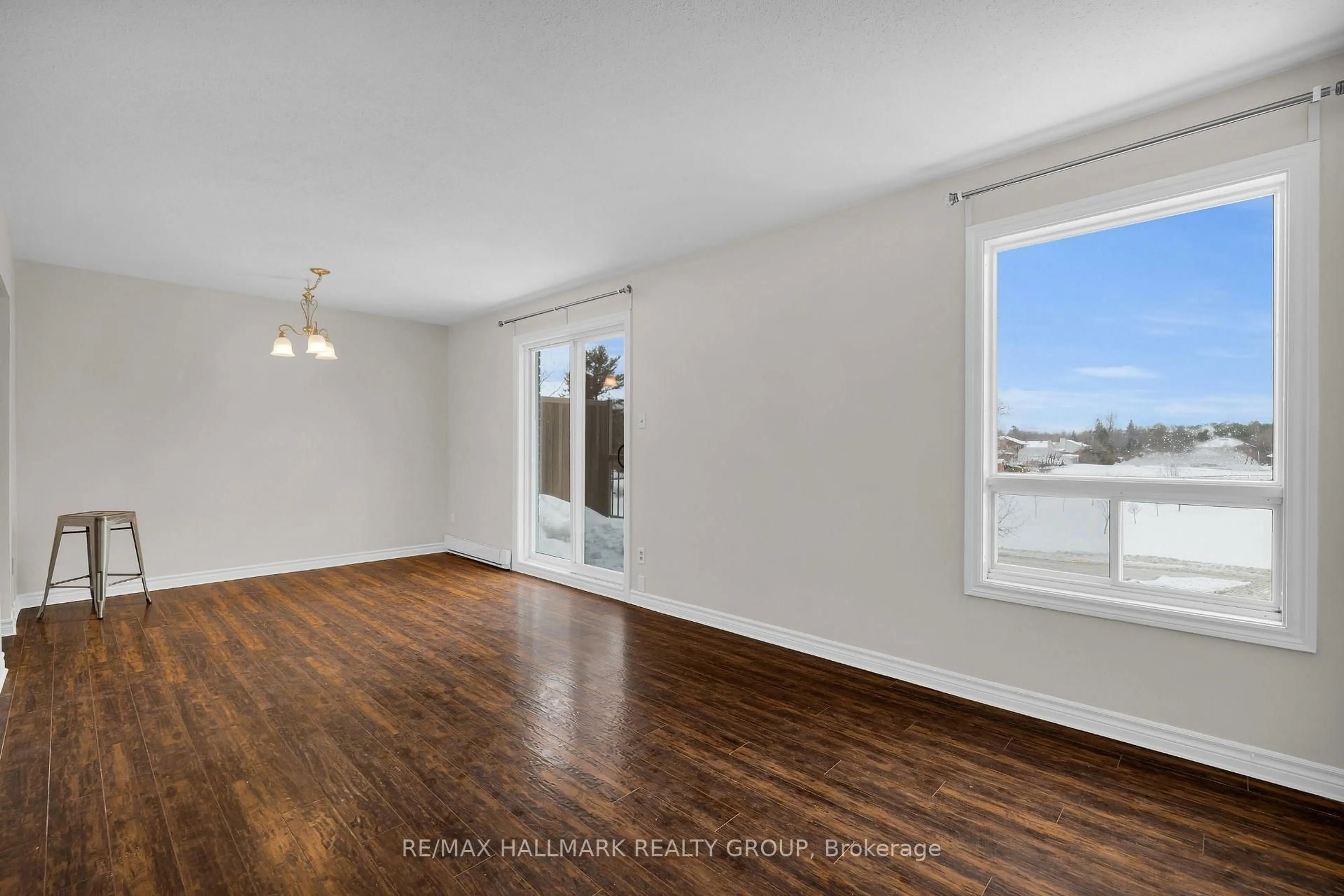 A pic of a room for 3070 Councillor's Way #F, Ottawa Ontario K1T 2S6