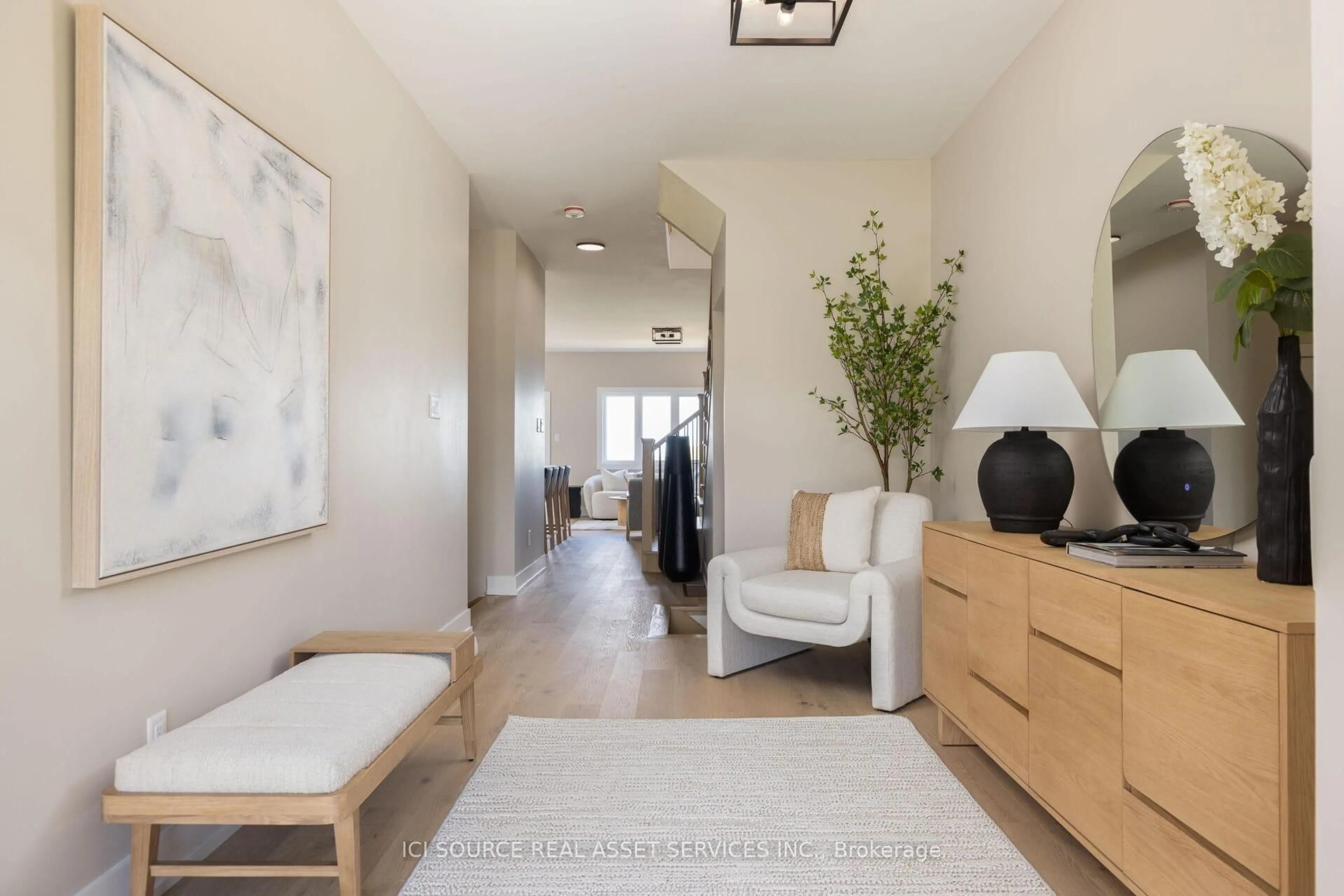 Indoor entryway for 4061-3 Fracchioni Dr, Lincoln Ontario L3J 0R5