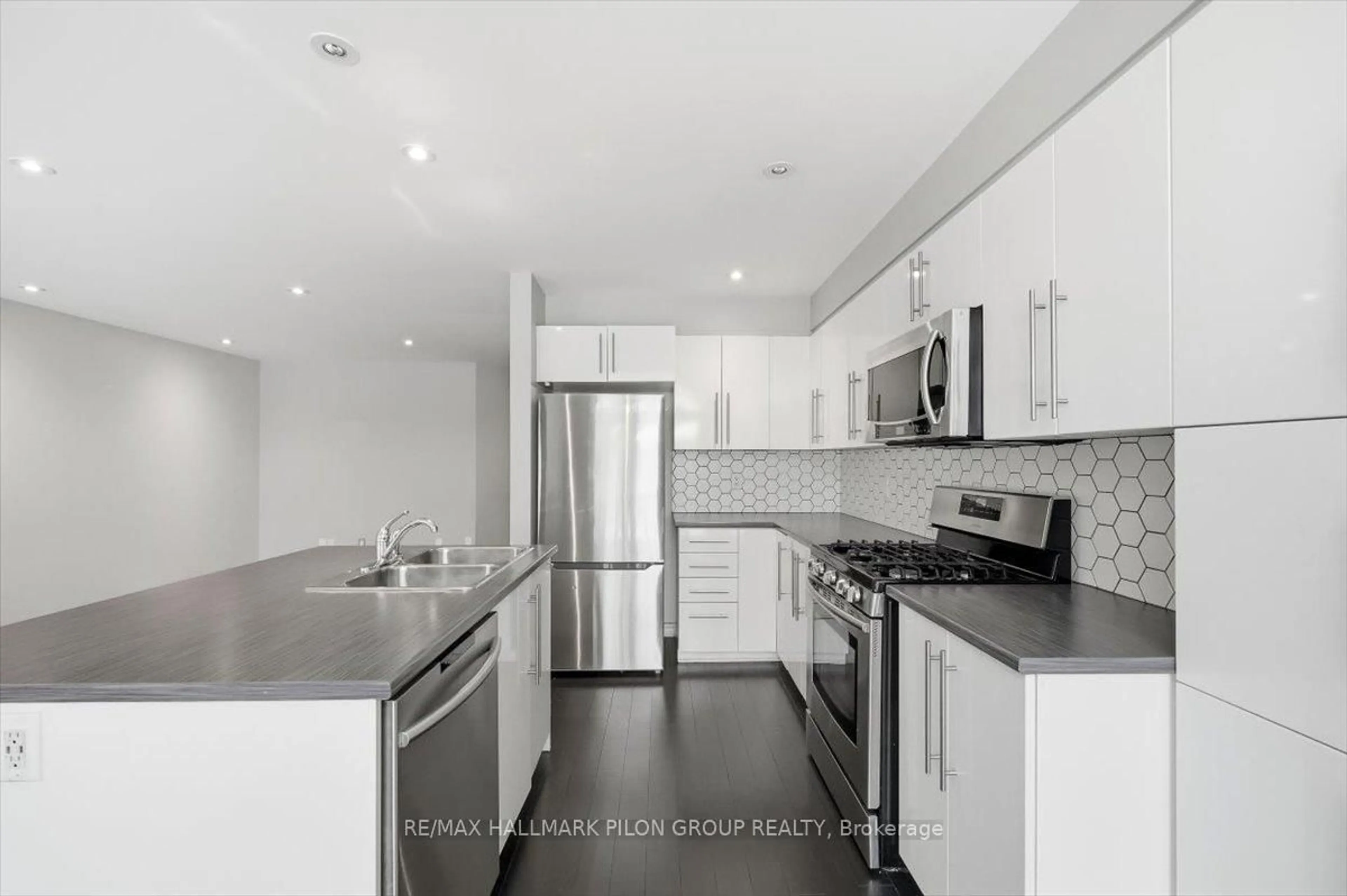 Unknown for 748 Morningstar Way, Ottawa Ontario K1W 0G6